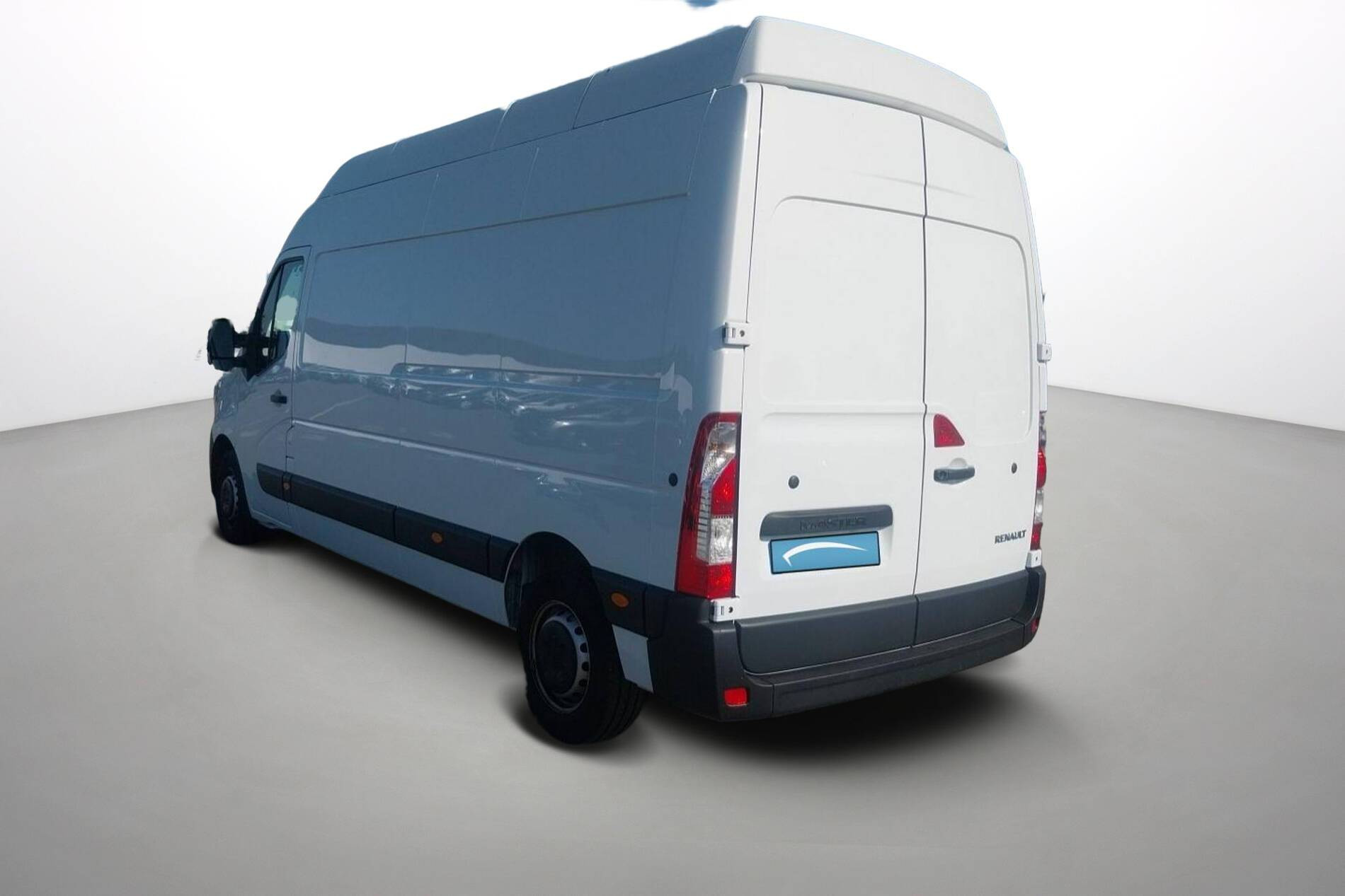 Vente en ligne Renault Master Fourgon MASTER FGN TRAC F3500 L3H3 BLUE DCI 135 au prix de 28 990 €