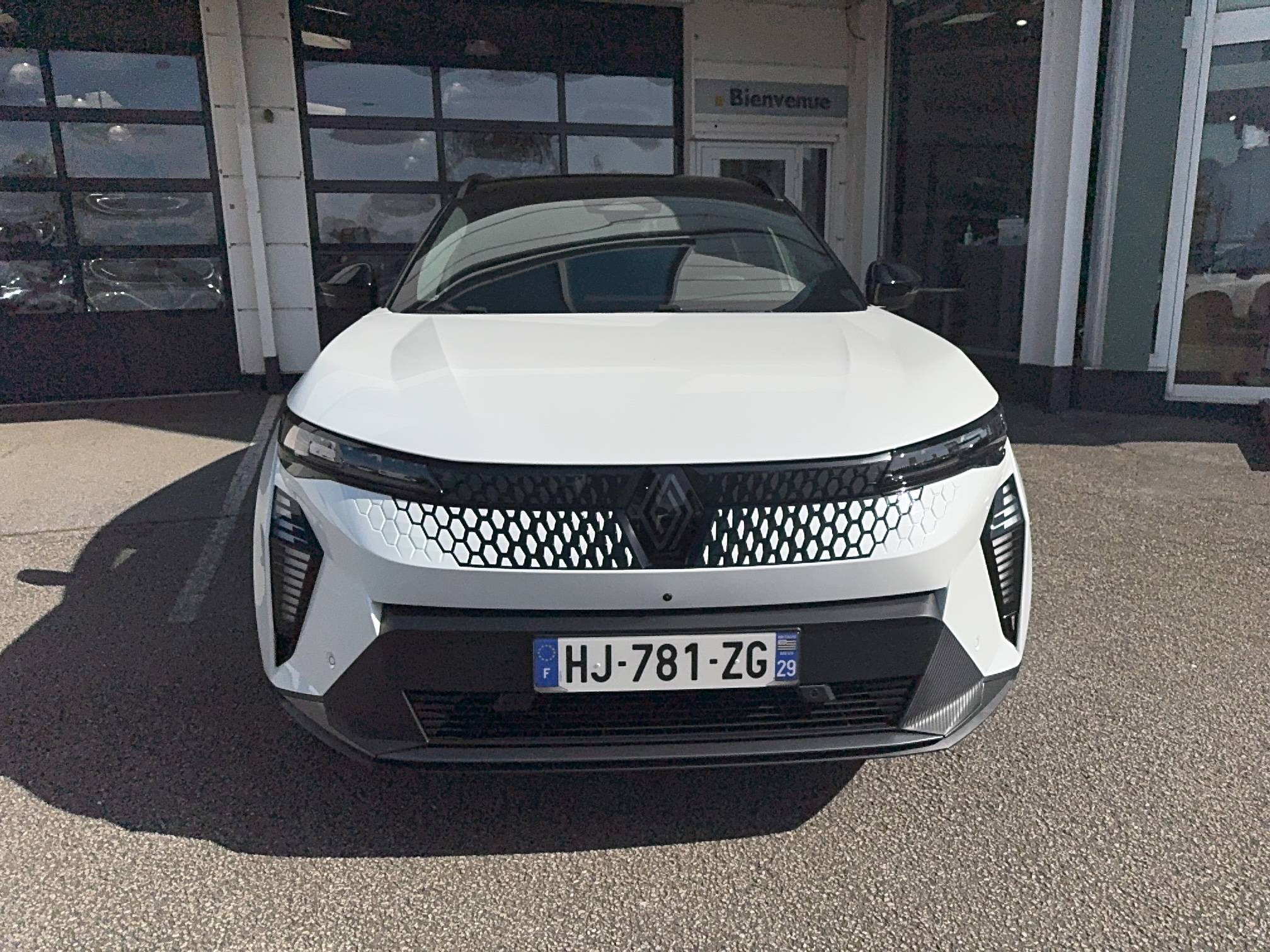 Vente en ligne Renault Scenic E-Tech  220 ch grande autonomie au prix de 47 990 €