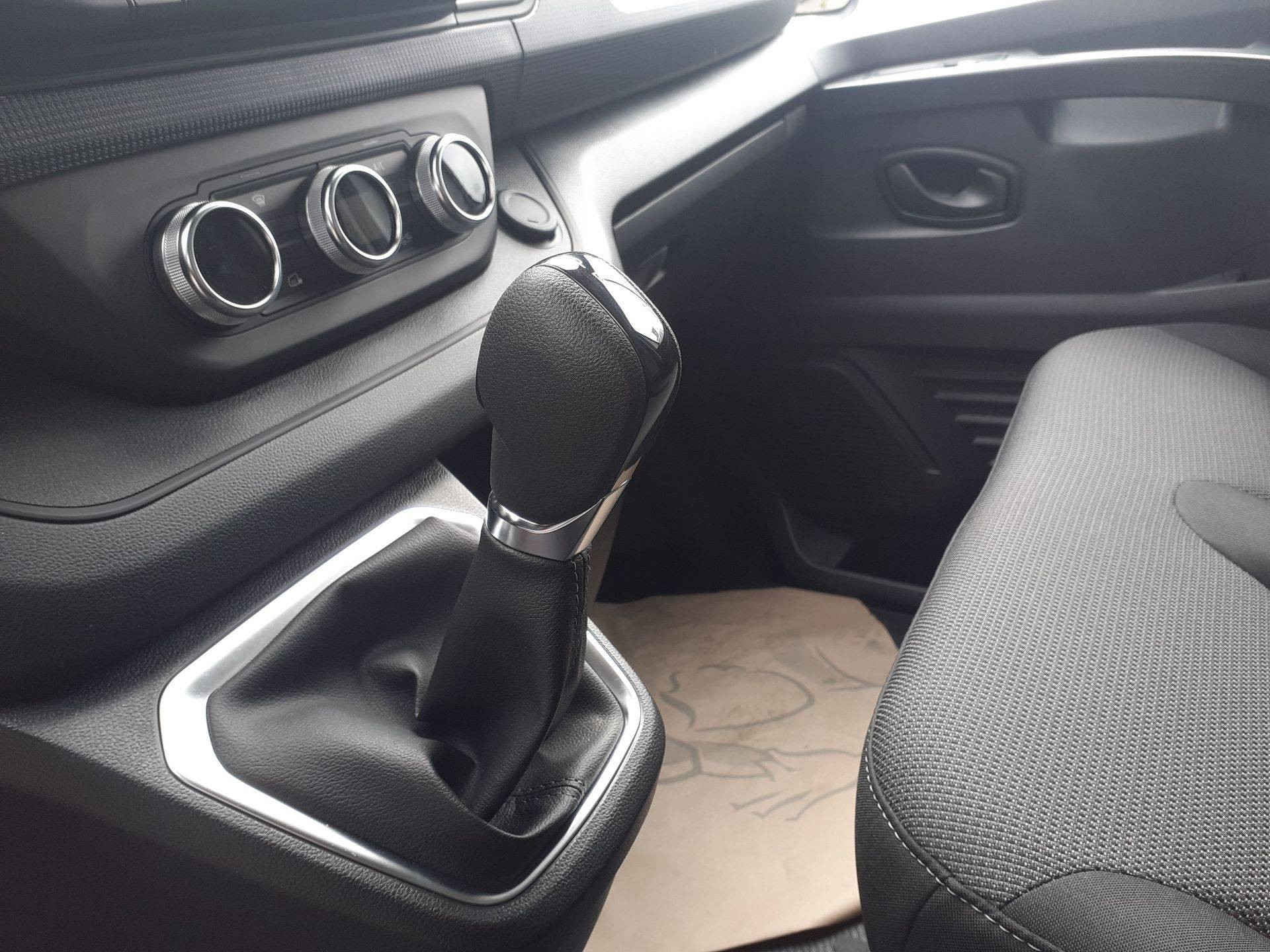 Vente en ligne Renault Trafic Van E-Tech TRAFIC E-TECH ELECTRIQUE FGN L1H1 3T AC22 au prix de 40 224 €