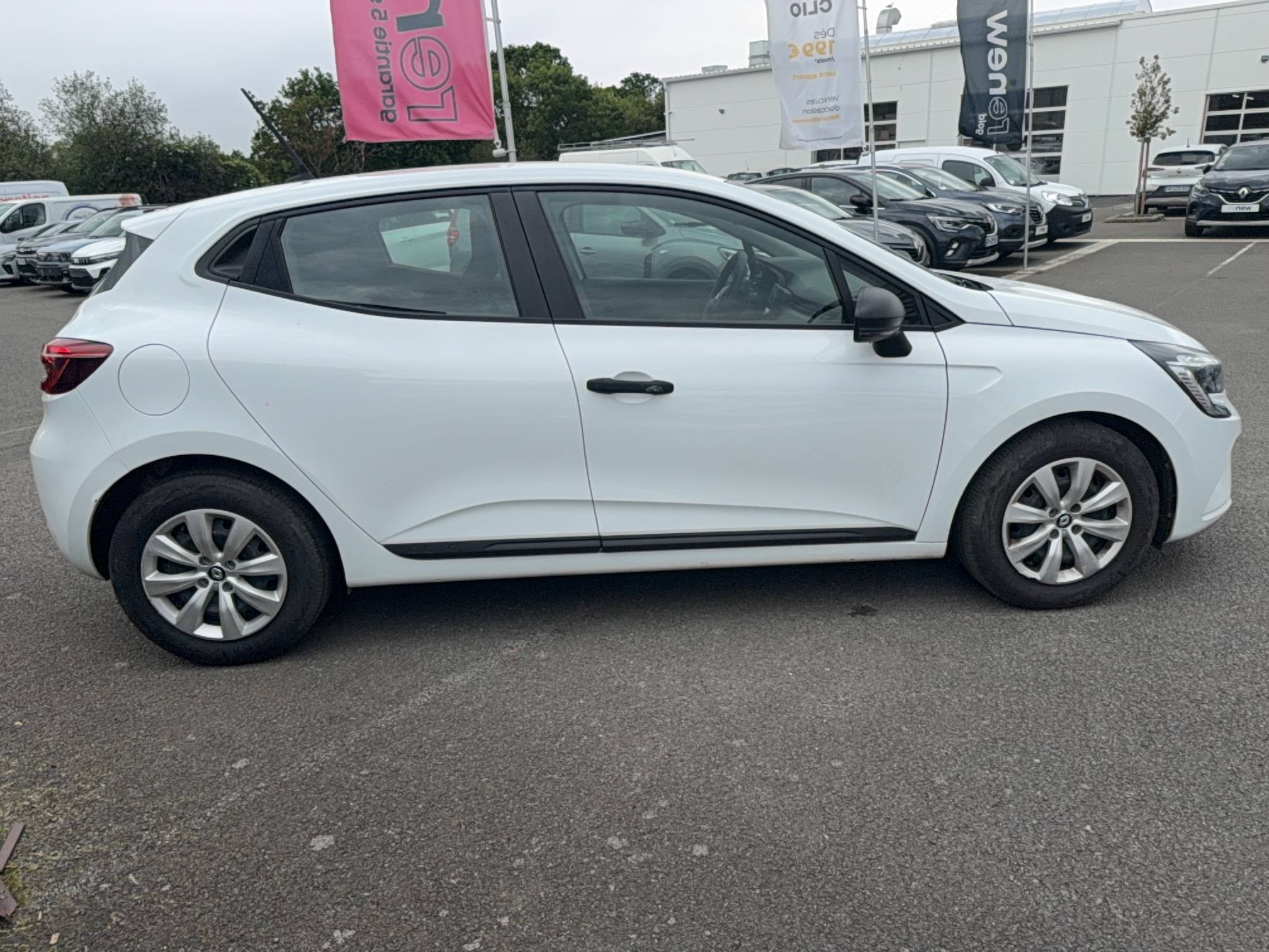 Vente en ligne Renault Clio 5 Clio SCe 65 Authentic au prix de 12 990 €