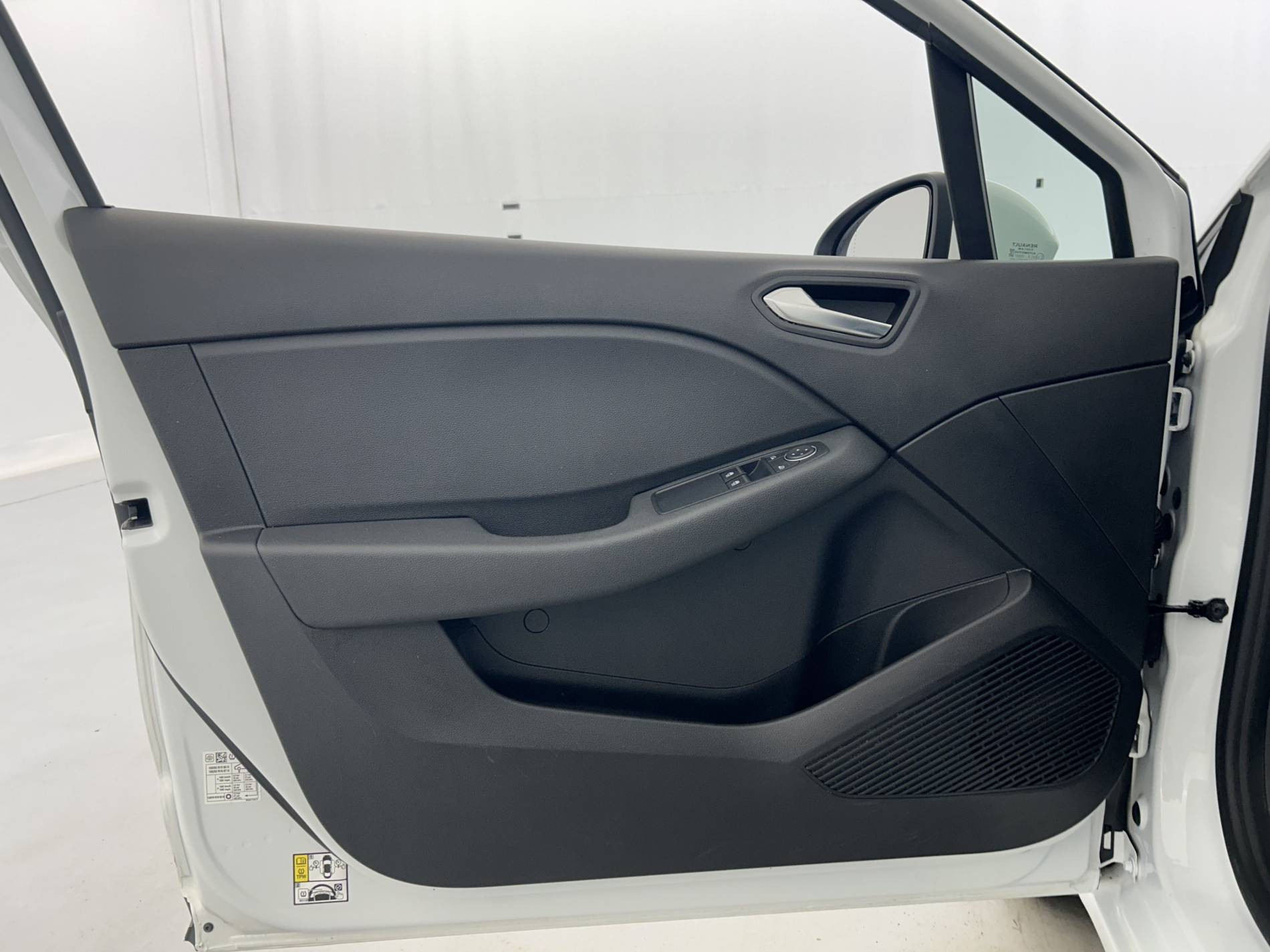 Vente en ligne Renault Clio 5 Clio E-Tech 140 - 21N au prix de 11 990 €