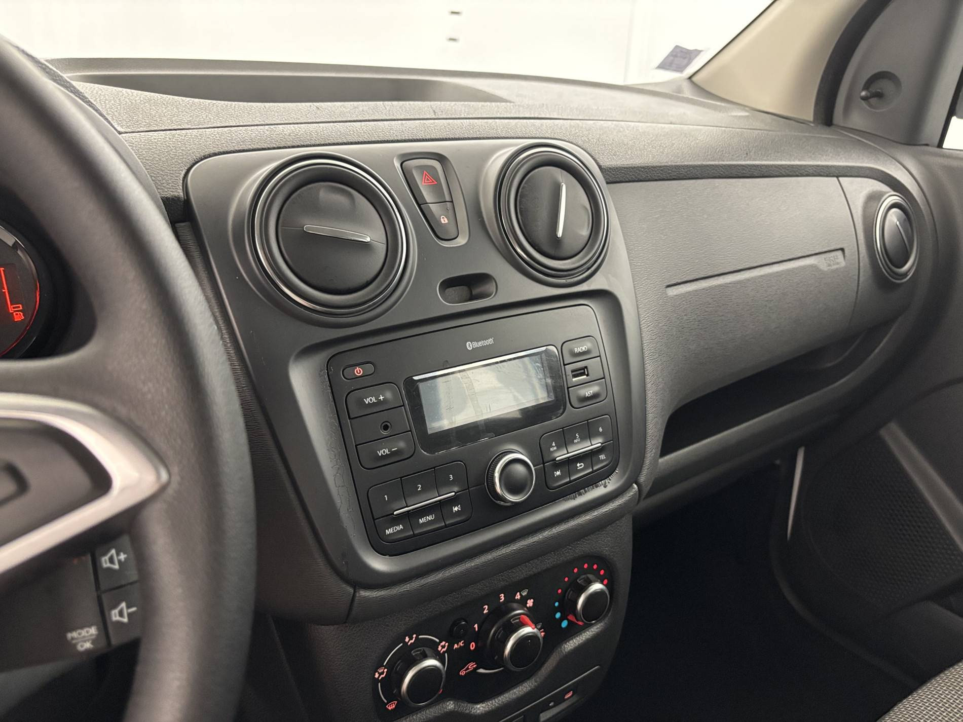 Vente en ligne Dacia Lodgy  Blue dCi 95 7 places au prix de 12 990 €