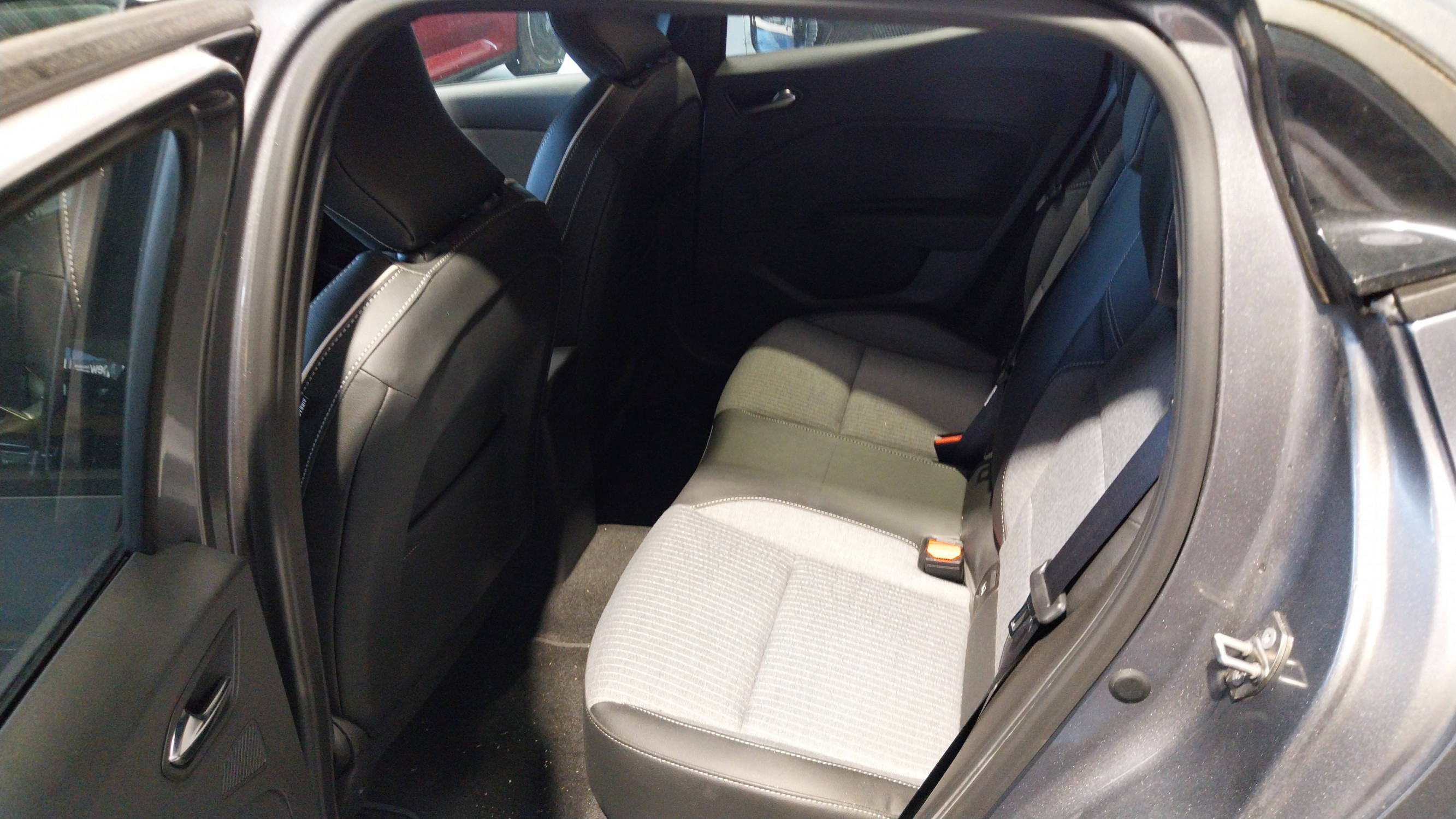 Vente en ligne Renault Clio 5 Clio E-Tech full hybrid 145 au prix de 16 990 €