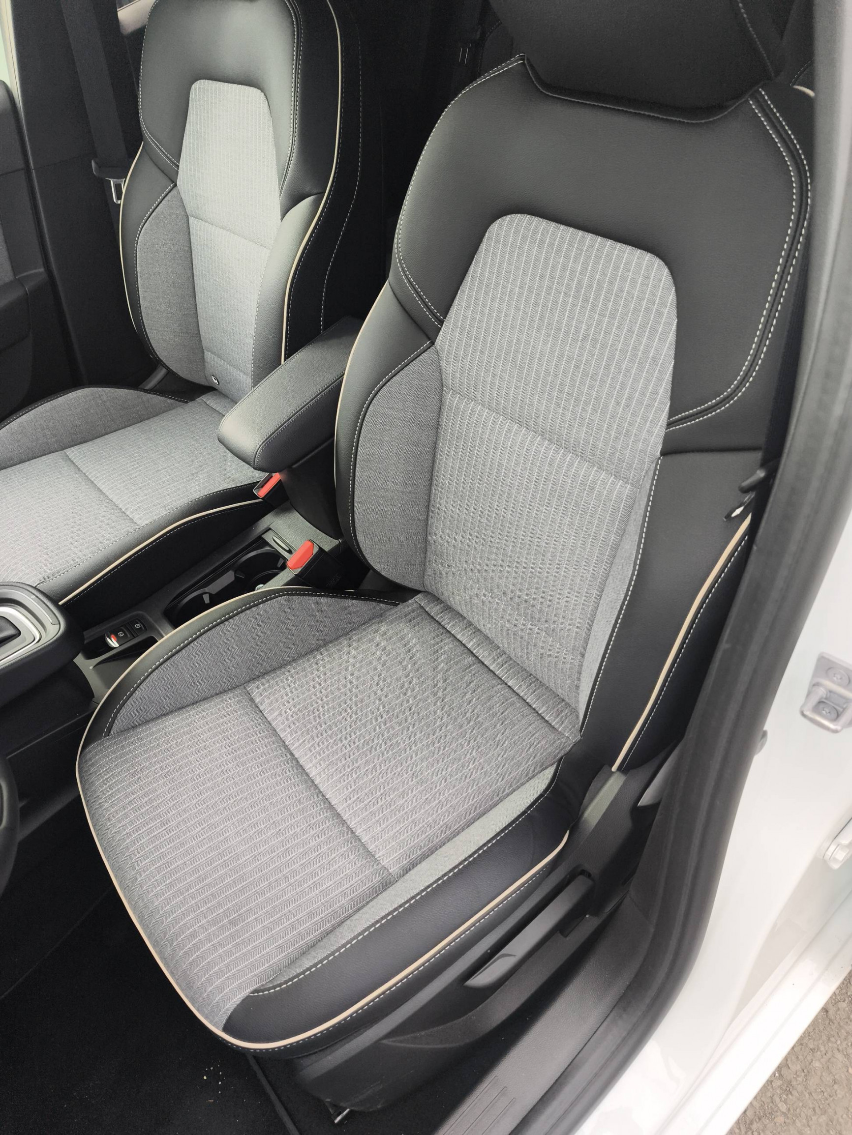 Vente en ligne Renault Clio 5 Clio E-Tech full hybrid 145 ch GSR2 au prix de 21 290 €