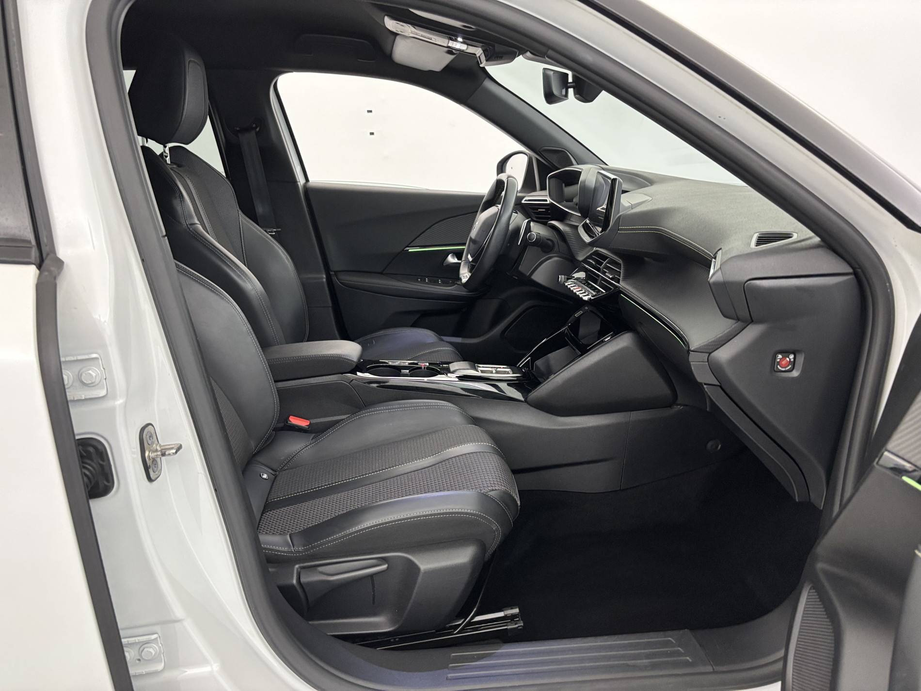 Vente en ligne Peugeot 2008  BlueHDi 130 S&S EAT8 au prix de 17 490 €