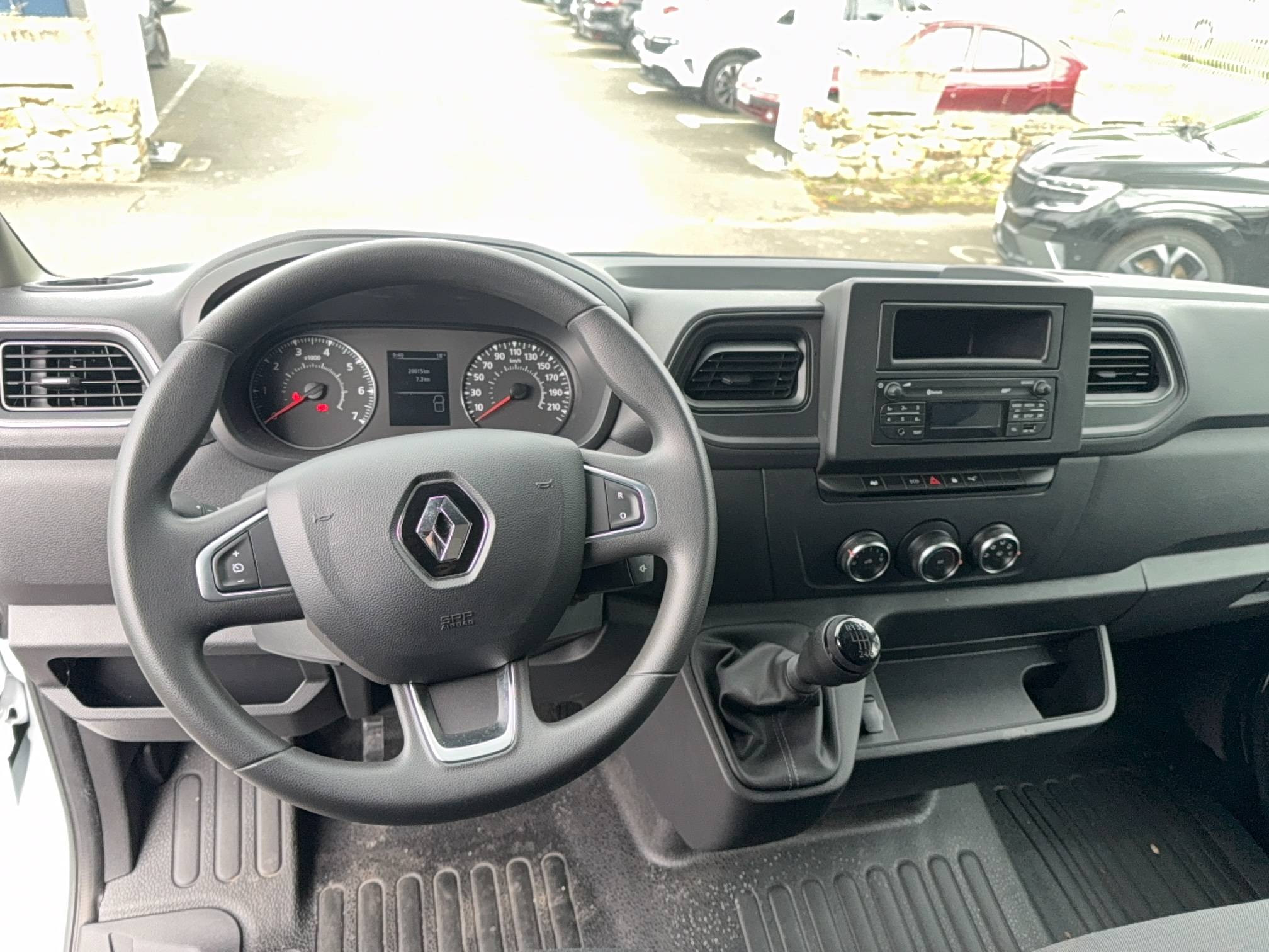 Vente en ligne Renault Master Fourgon MASTER FGN TRAC F3500 L2H2 BLUE DCI 135 au prix de 25 490 €