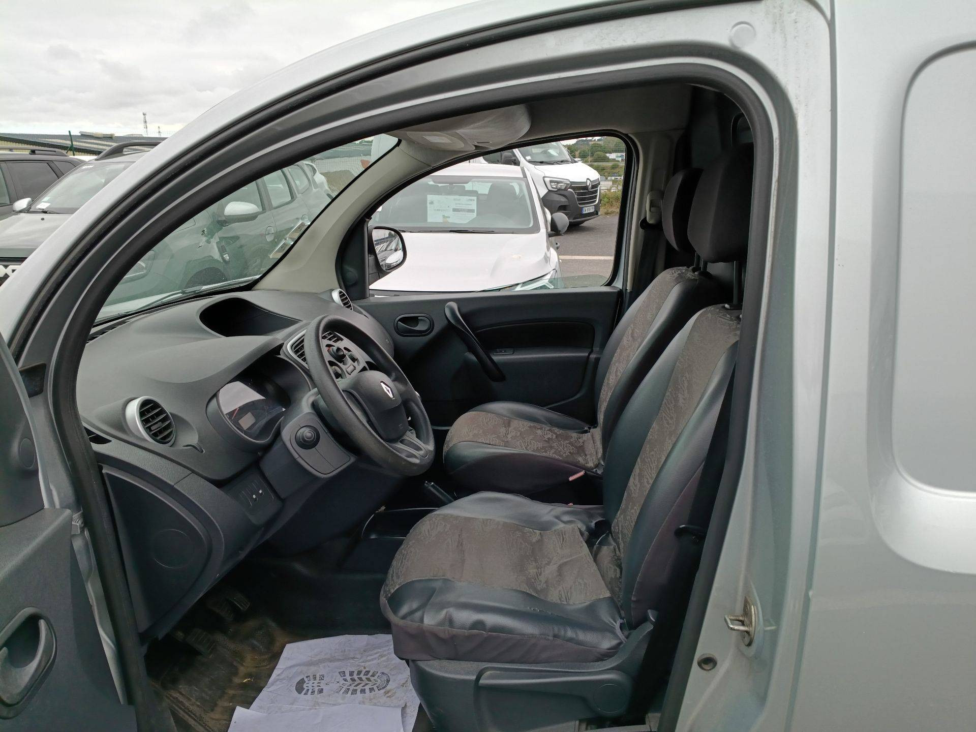 Vente en ligne Renault Kangoo Express  BLUE DCI 80 au prix de 9 590 €