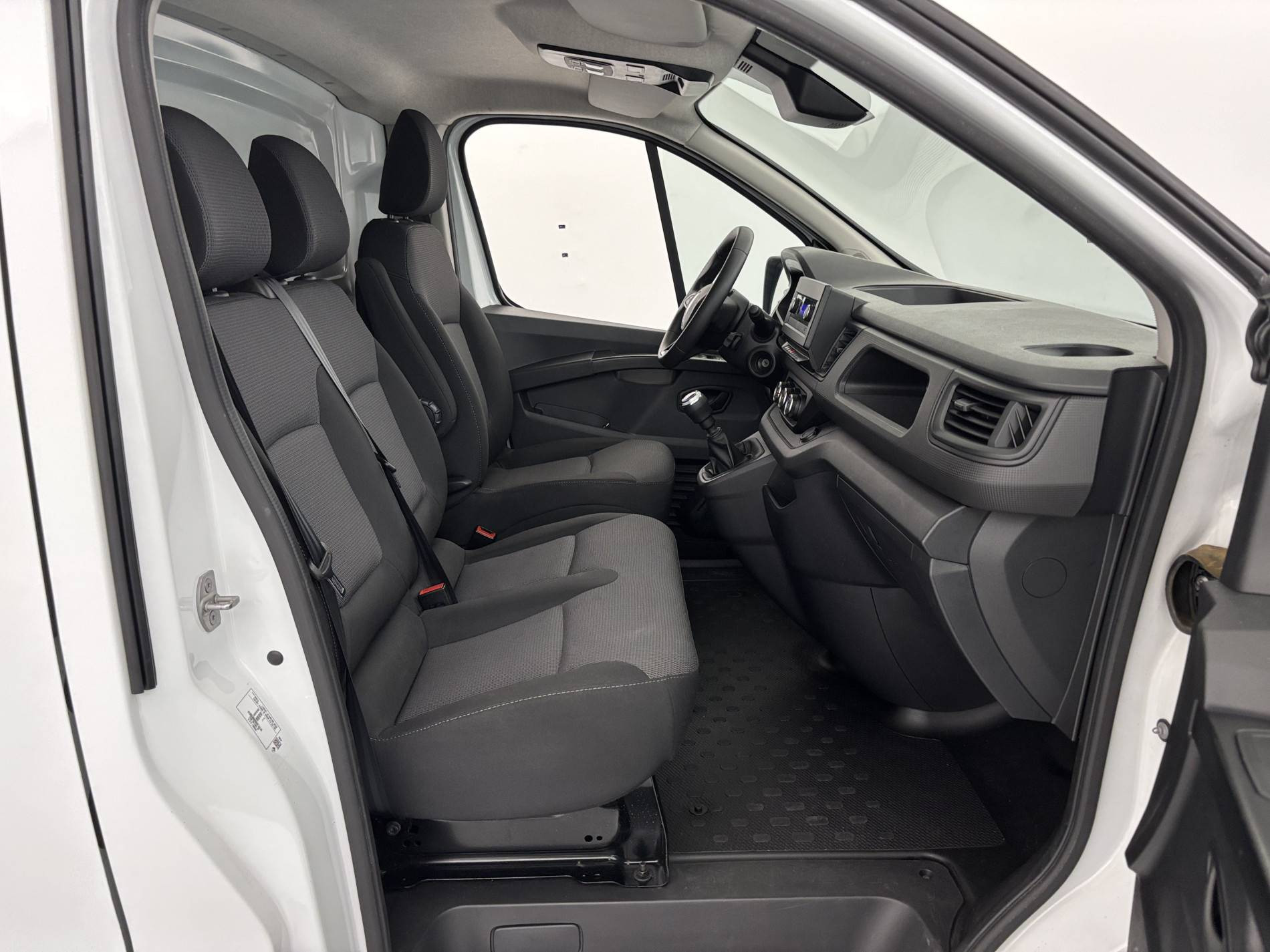 Vente en ligne Renault Trafic 3 Fourgon TRAFIC FGN L1H1 2800 KG BLUE DCI 110 au prix de 21 490 €