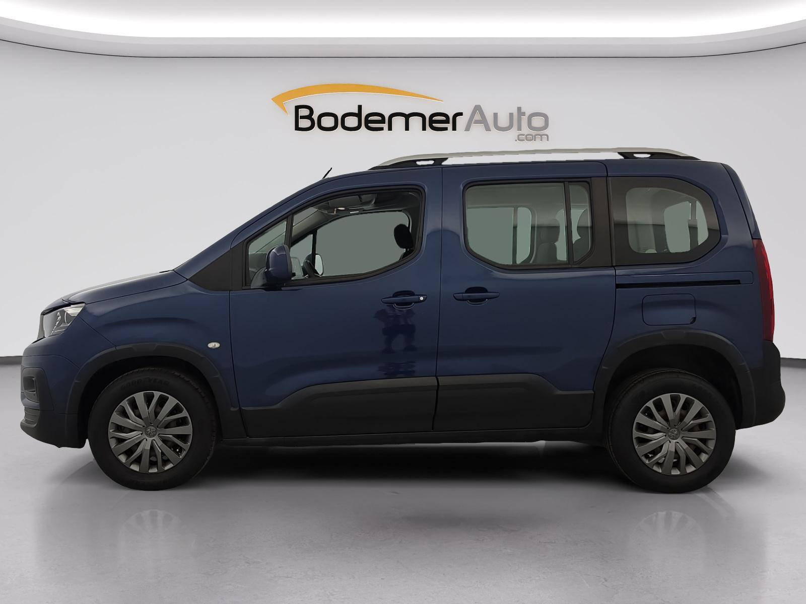 Vente en ligne Peugeot Rifter  Standard PureTech 110 S&S BVM6 au prix de 16 991 €