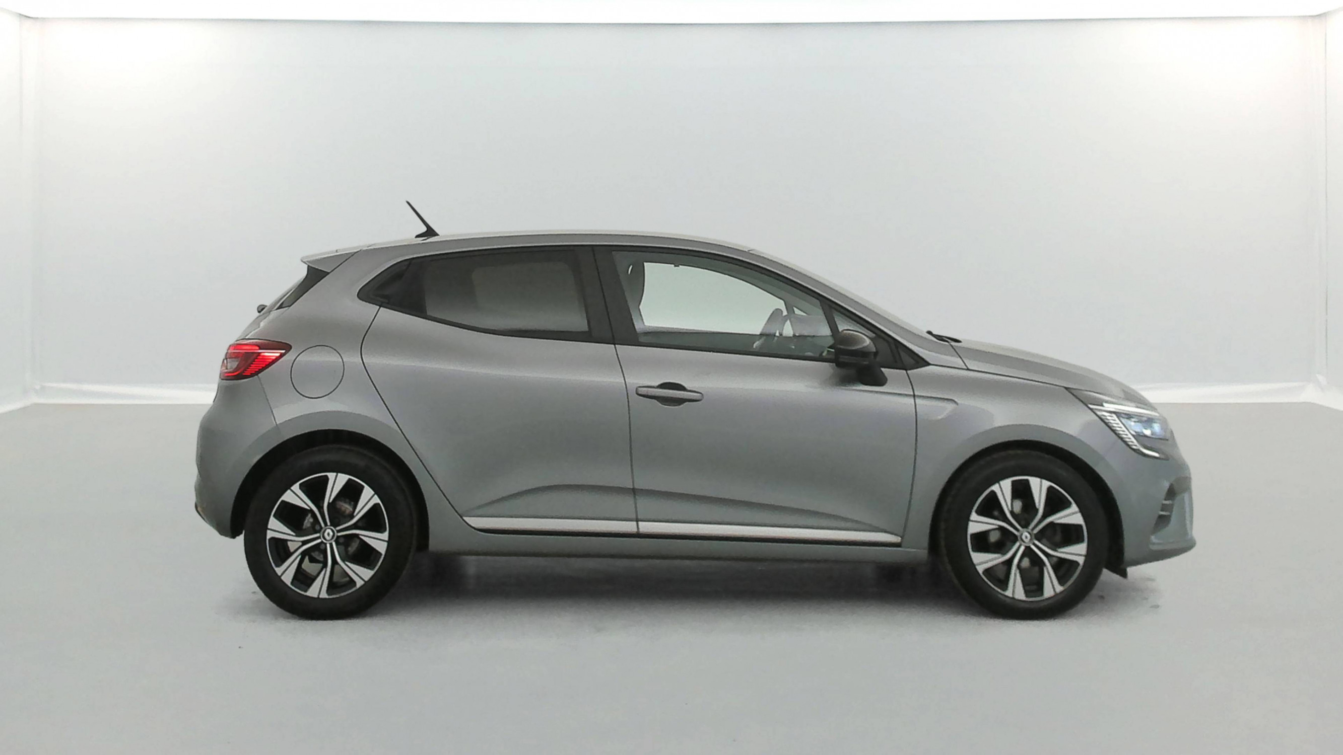 Vente en ligne Renault Clio 5 Clio TCe 90 au prix de 14 490 €