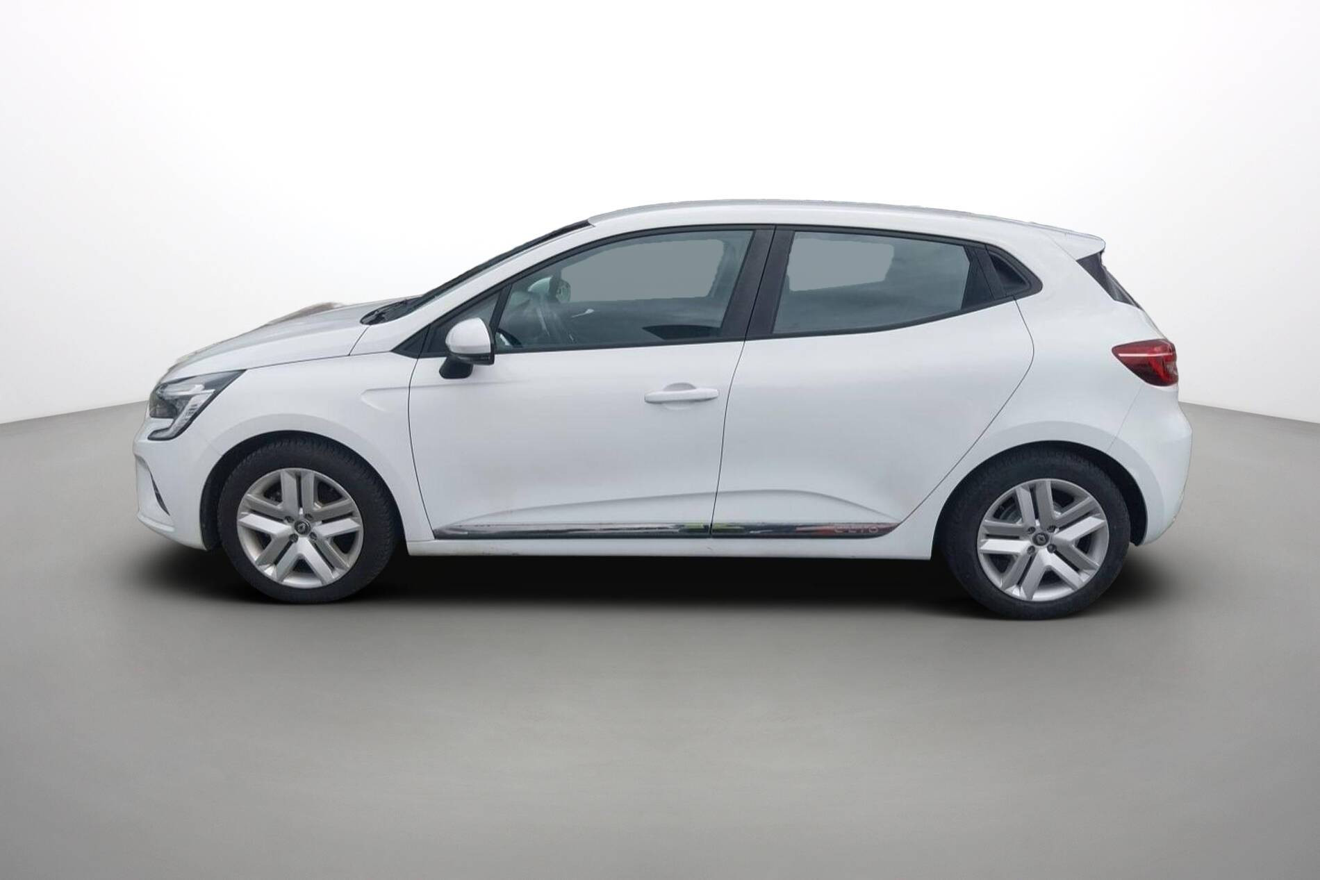 Vente en ligne Renault Clio 5 Clio E-Tech 140 - 21N au prix de 16 590 €