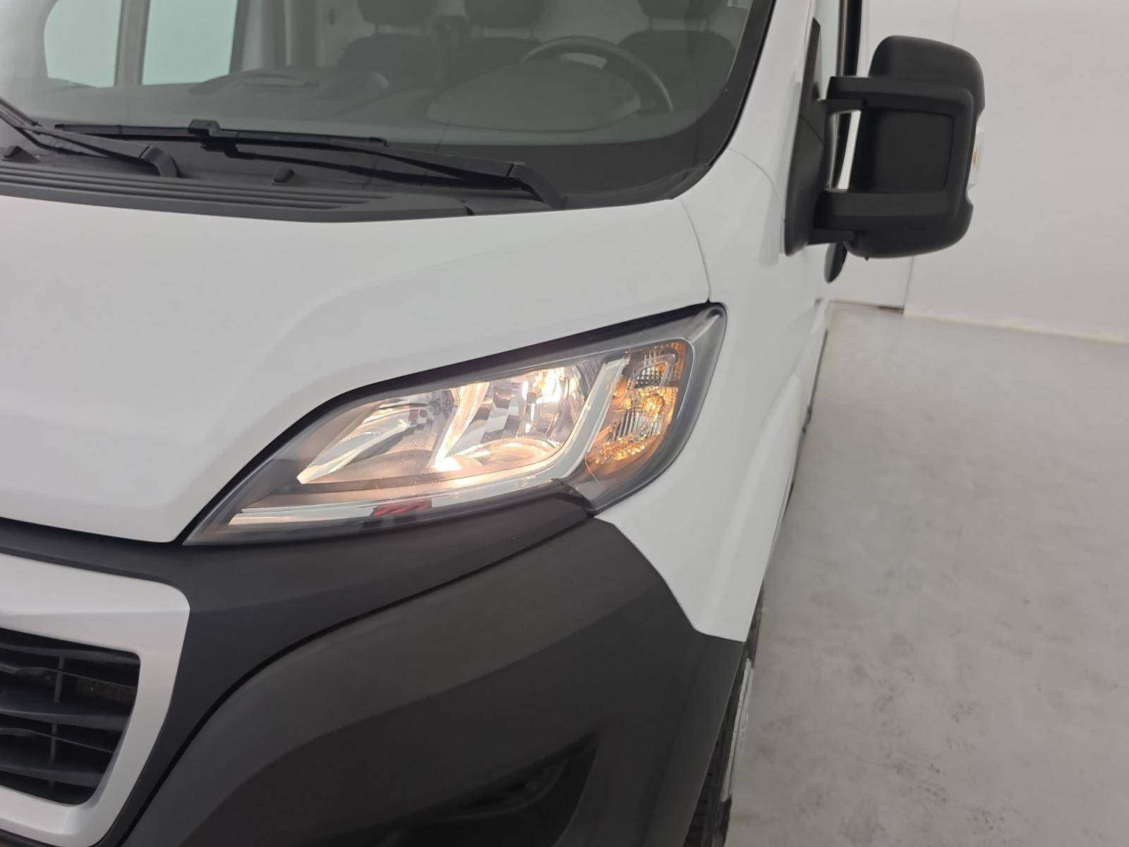 Vente en ligne Peugeot Boxer Fourgon BOXER TOLE 330 L1H1 BLUEHDI 120 S&S au prix de 17 990 €