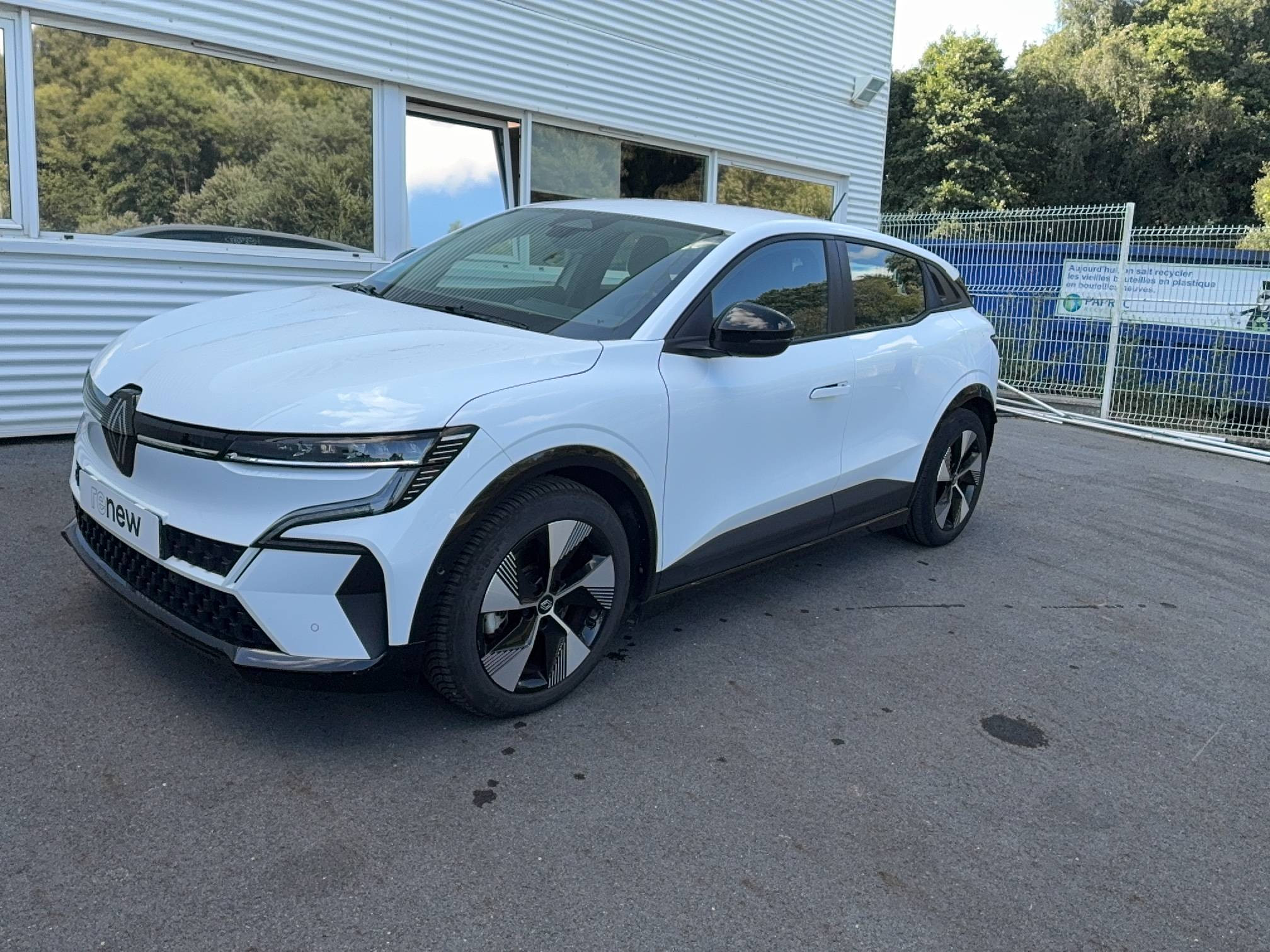 Renault Megane E-Tech  EV40 130ch standard charge occasion de 2023 en vente à Guingamp