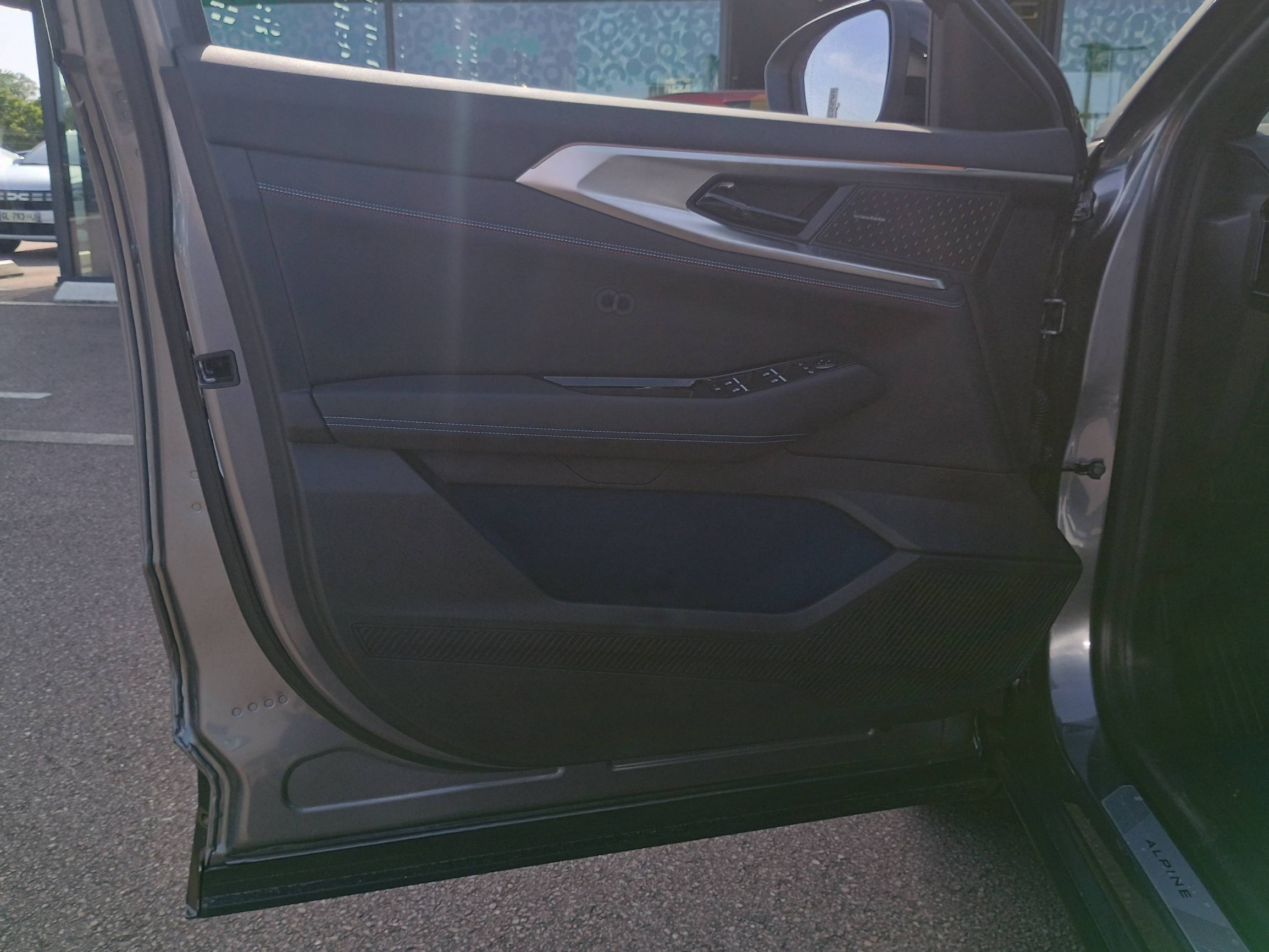 Vente en ligne Renault Rafale  hyper hybrid E-Tech 300 ch 4x4 au prix de 57 490 €