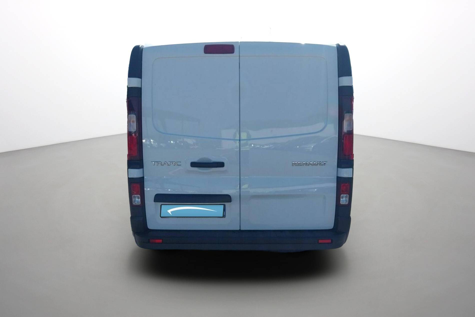 Vente en ligne Renault Trafic 3 Fourgon TRAFIC FG BLUE DCI 130 L1H1 3T GSR2 au prix de 23 990 €