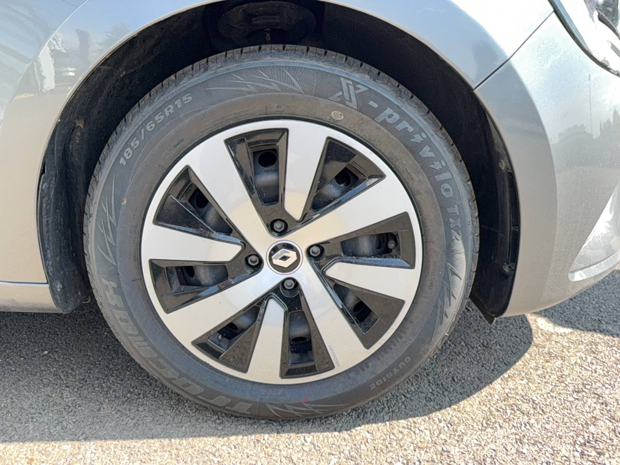 Vente en ligne Renault Clio 5 Clio TCe 90 au prix de 13 980 €