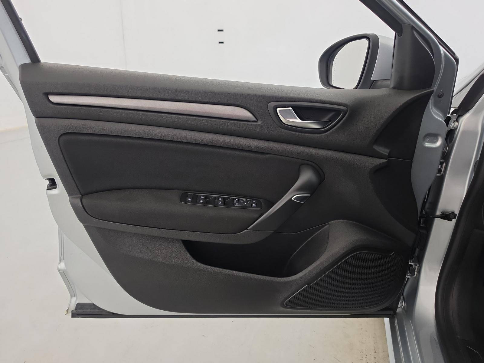 Vente en ligne Renault Megane 4 Mégane IV Berline Blue dCi 115 au prix de 13 990 €