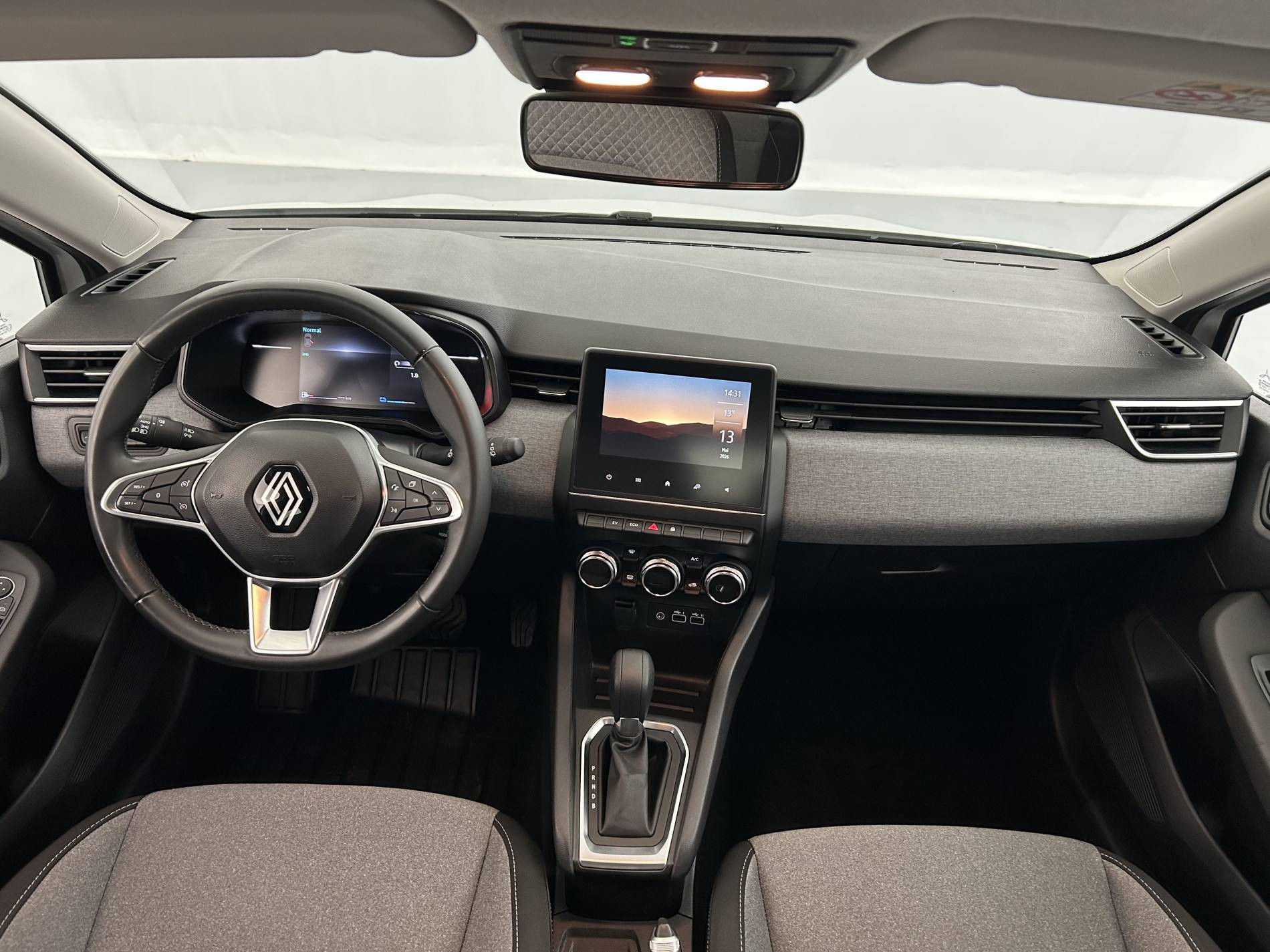 Vente en ligne Renault Clio 5 Clio E-Tech full hybrid 145 au prix de 16 991 €