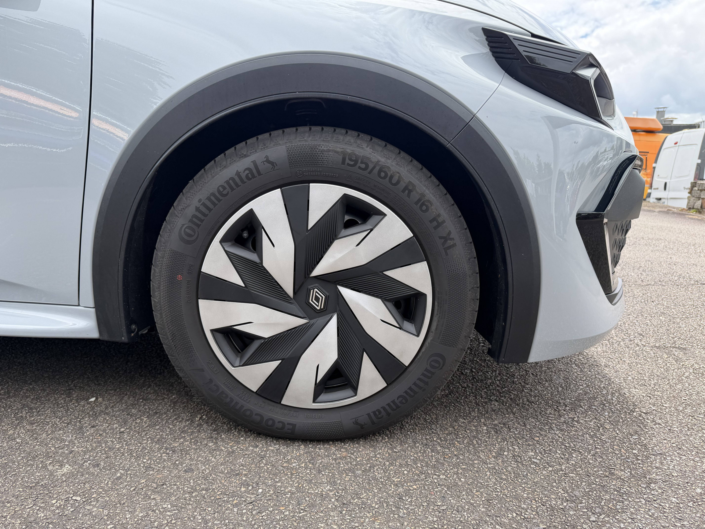 Vente en ligne Renault Clio 6 Clio E-Tech full hybrid 160 ch au prix de 24 990 €