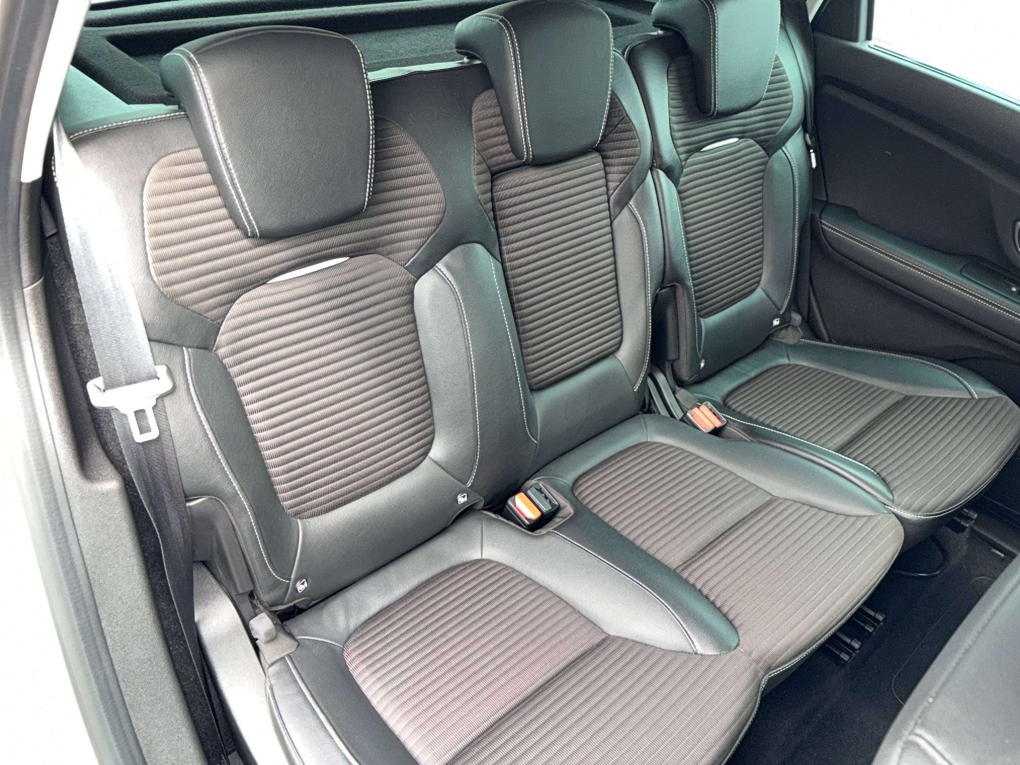 Vente en ligne Renault Scenic 4 Scenic Blue dCi 120 au prix de 13 590 €