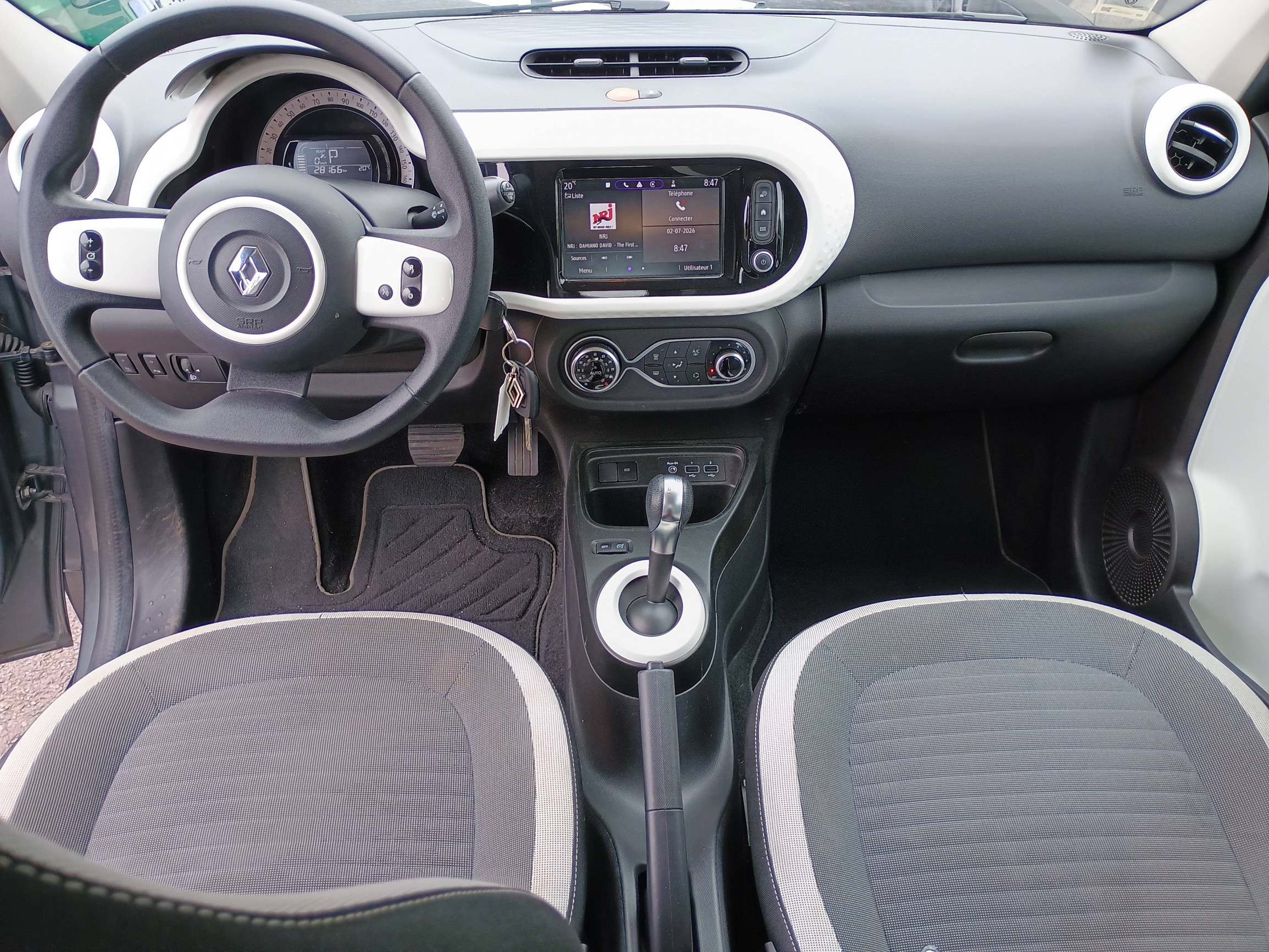 Vente en ligne Renault Twingo Electrique Twingo III E-Tech au prix de 12 990 €