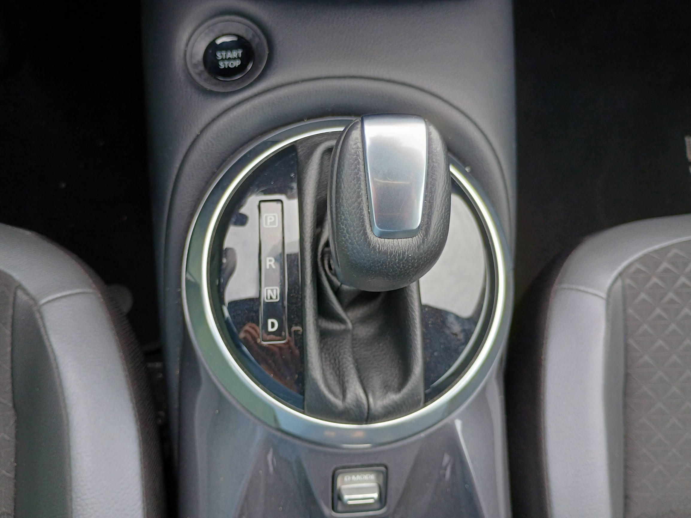 Vente en ligne Nissan Juke JUKE HYBRIDE 143 CH au prix de 19 990 €