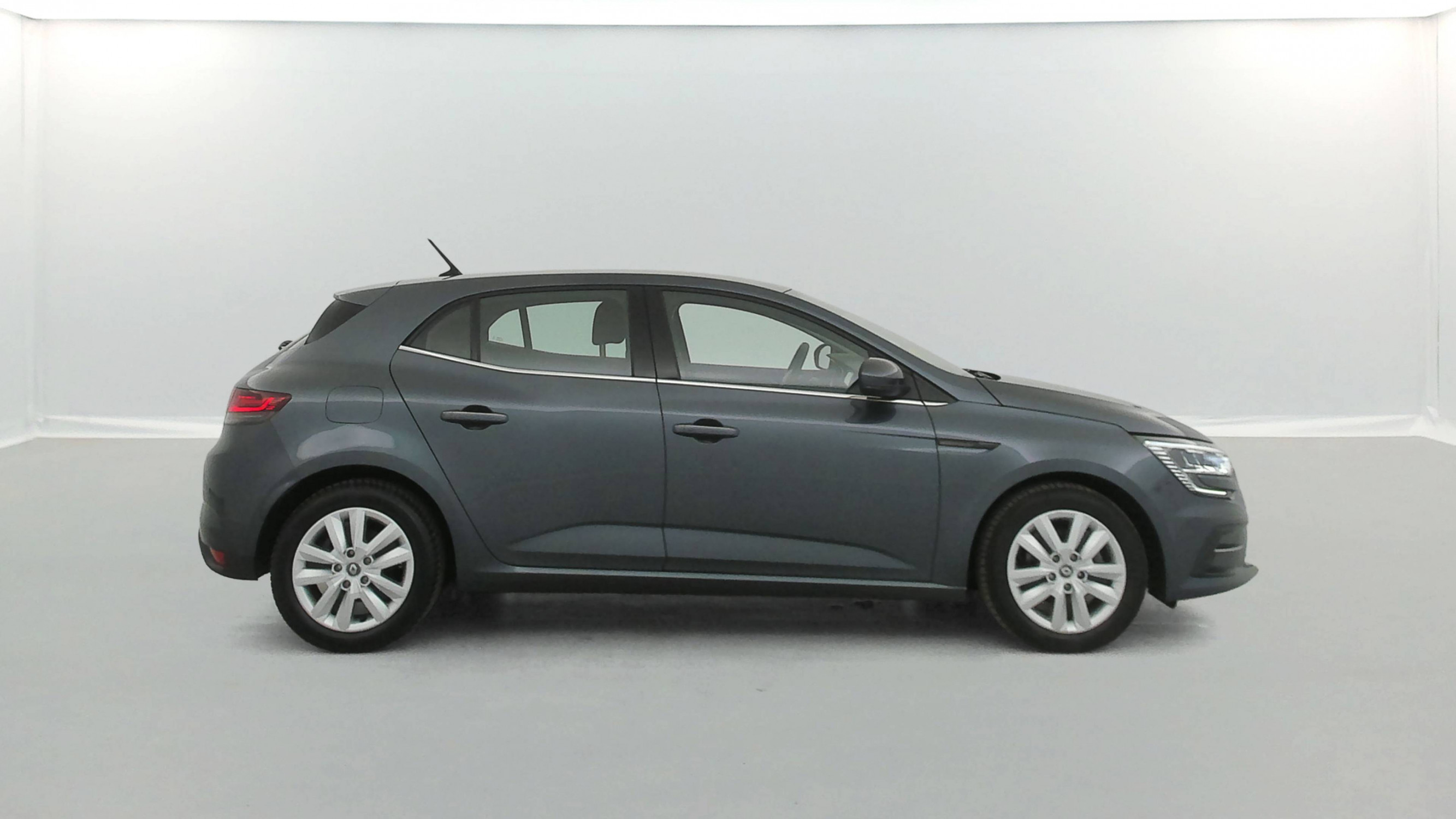 Vente en ligne Renault Megane 4 Mégane IV Berline Blue dCi 115 au prix de 14 890 €