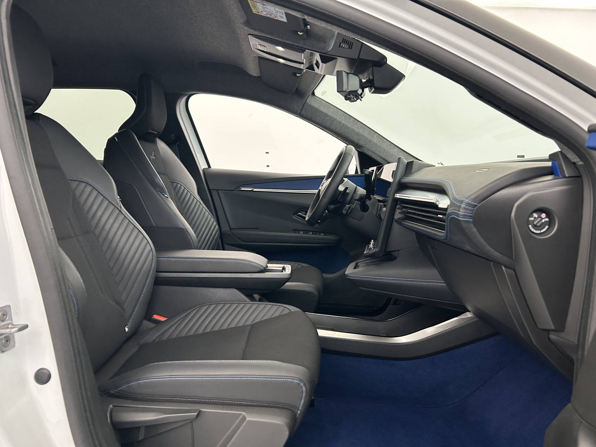Vente en ligne Renault Scenic E-Tech Scenic E-Tech électrique 220 ch grande autonomie au prix de 42 990 €