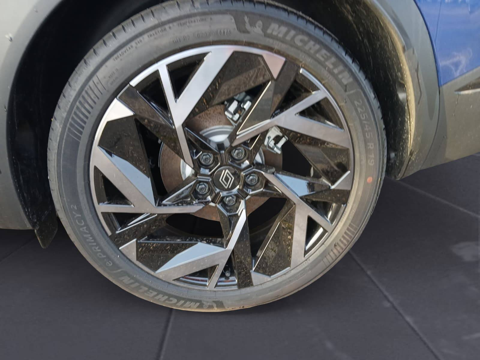 Vente en ligne Renault Symbioz  E-Tech full hybrid 145 au prix de 27 990 €