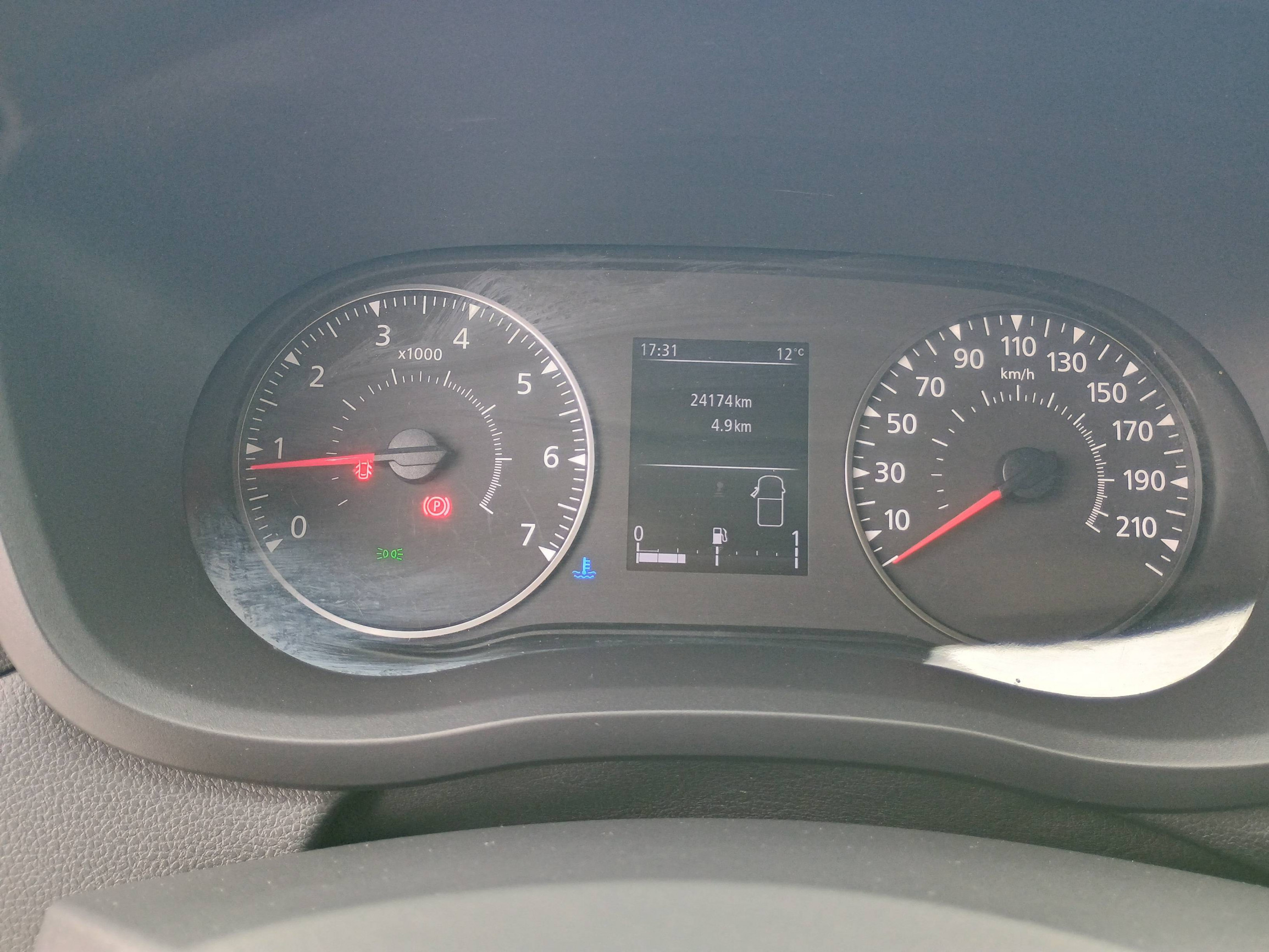 Vente en ligne Renault Master Fourgon MASTER FGN TRAC F3500 L2H3 DCI 135 au prix de 23 990 €