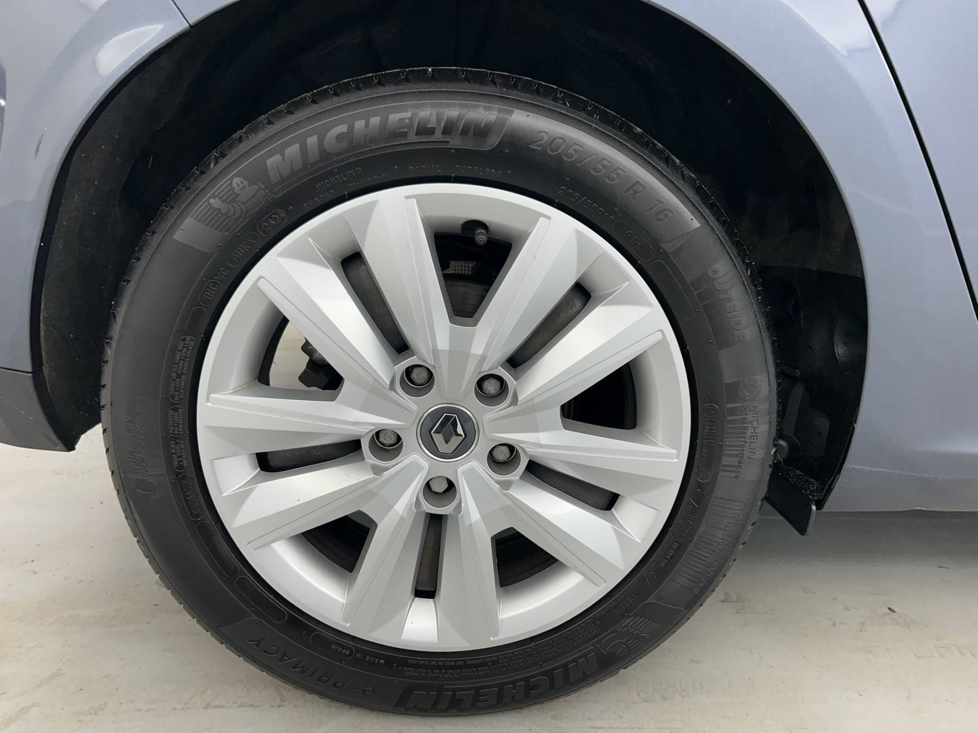 Vente en ligne Renault Megane 4 Mégane IV Berline Blue dCi 115 EDC au prix de 13 790 €