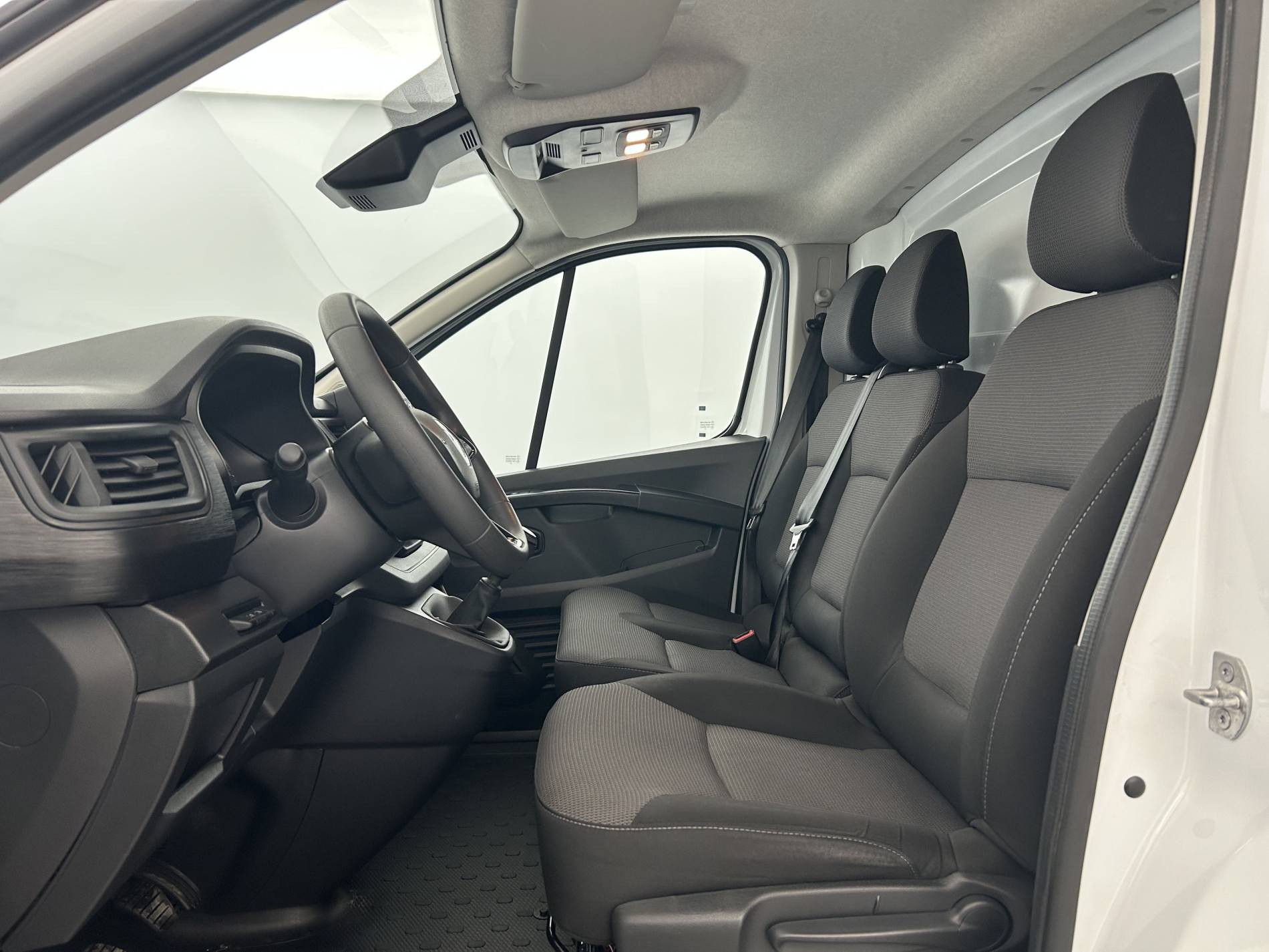 Vente en ligne Renault Trafic 3 Fourgon TRAFIC FGN L1H1 2800 KG BLUE DCI 110 au prix de 21 590 €