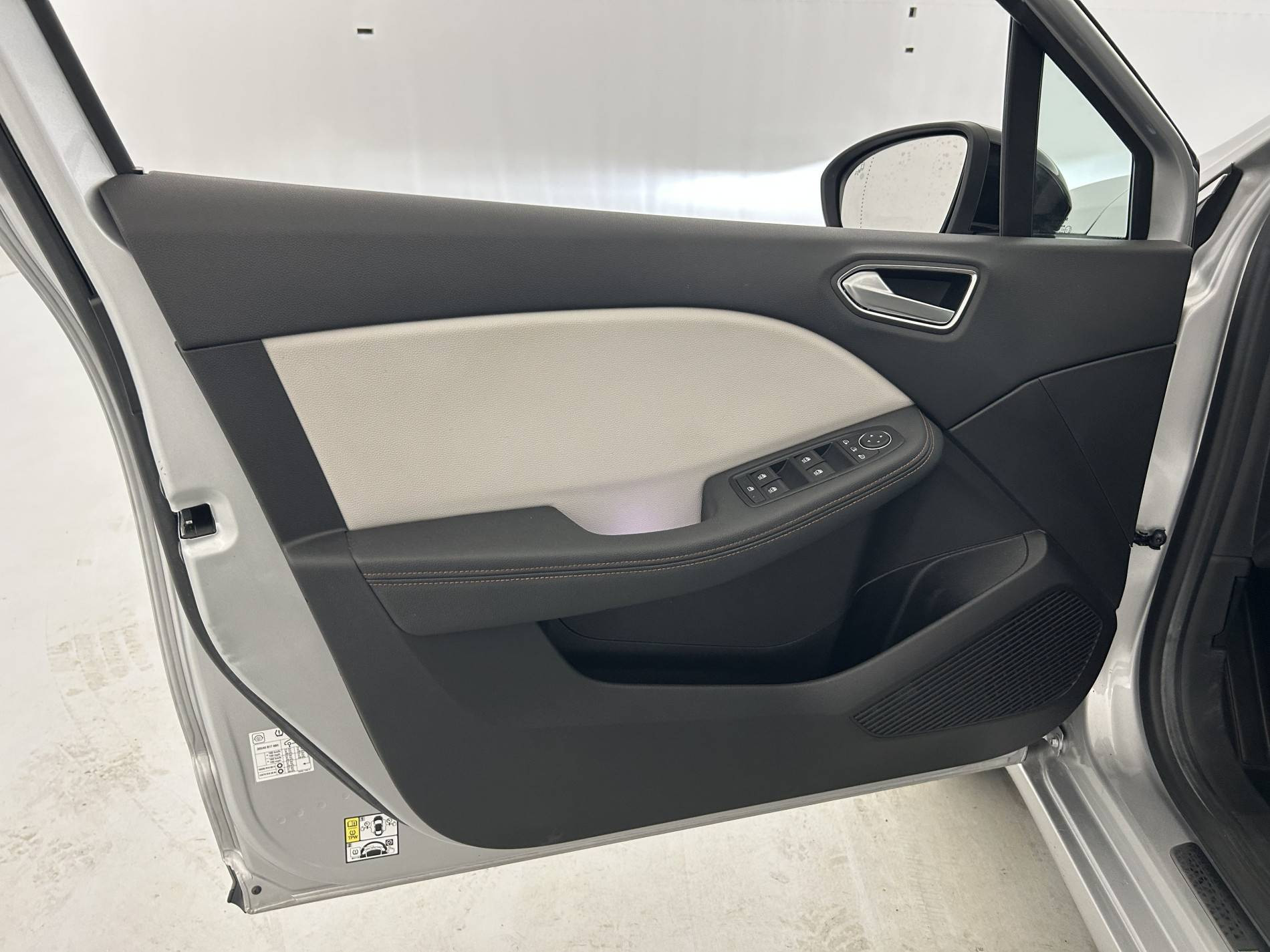 Vente en ligne Renault Clio 5 Clio TCe 140 - 21N au prix de 17 790 €