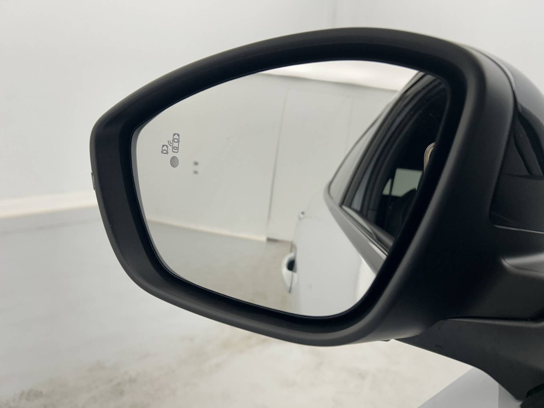 Vente en ligne Peugeot 2008  Hybrid 136 e-DCS6 au prix de 25 999 €