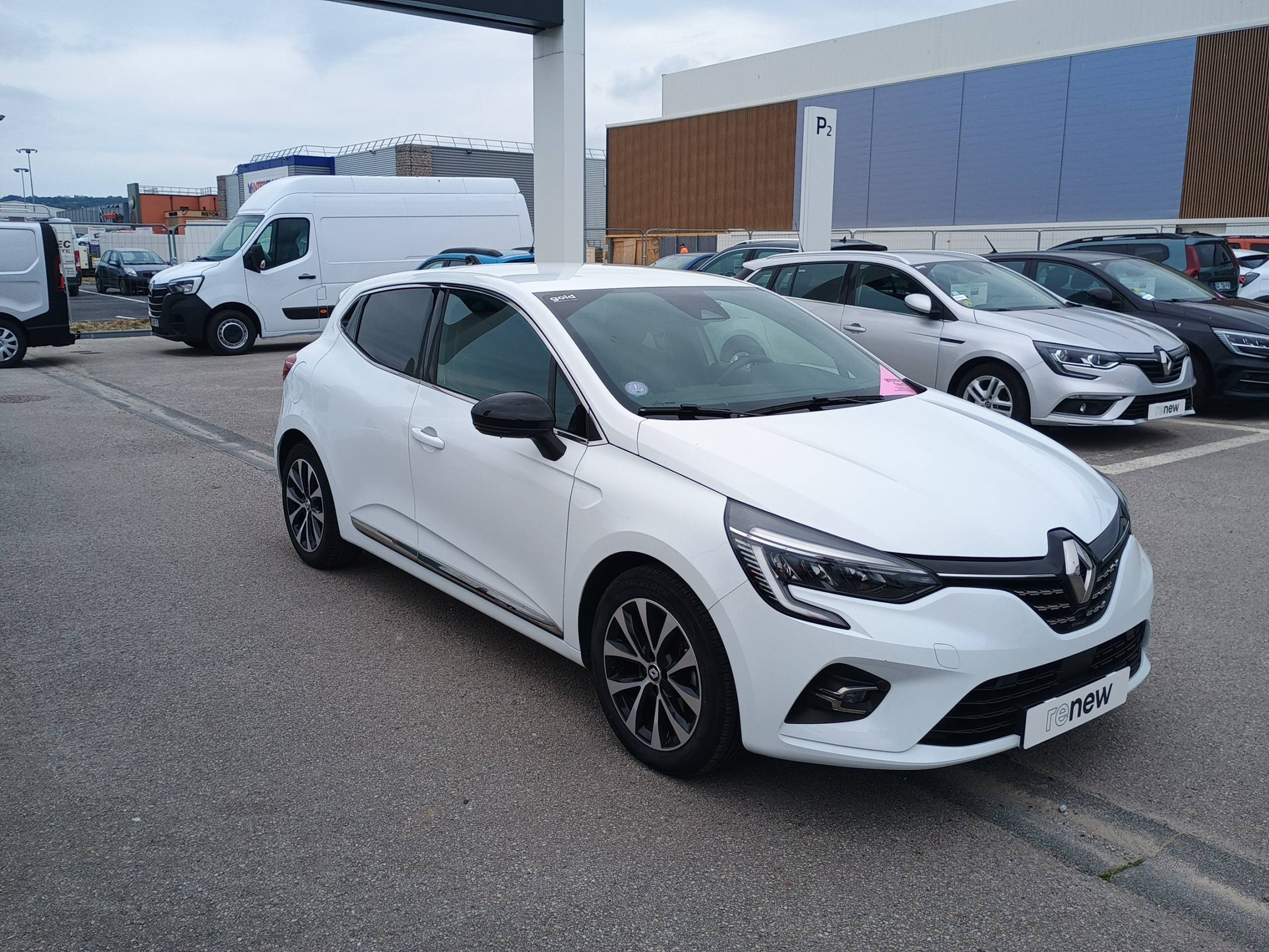 Vente en ligne Renault Clio 5 Clio E-Tech full hybrid 145 au prix de 16 990 €