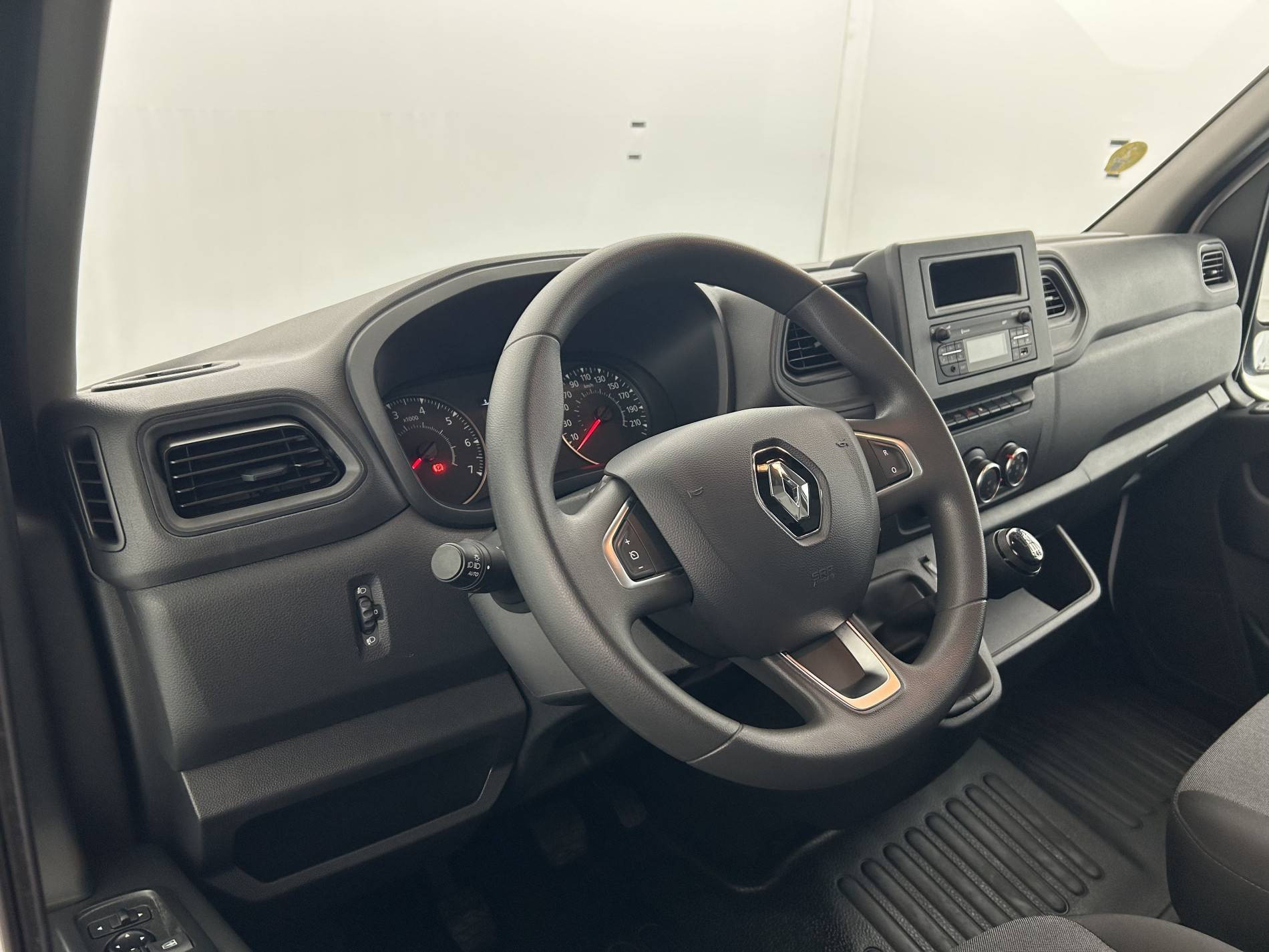 Vente en ligne Renault Master Fourgon MASTER FGN TRAC F3500 L2H2 BLUE DCI 135 au prix de 24 990 €
