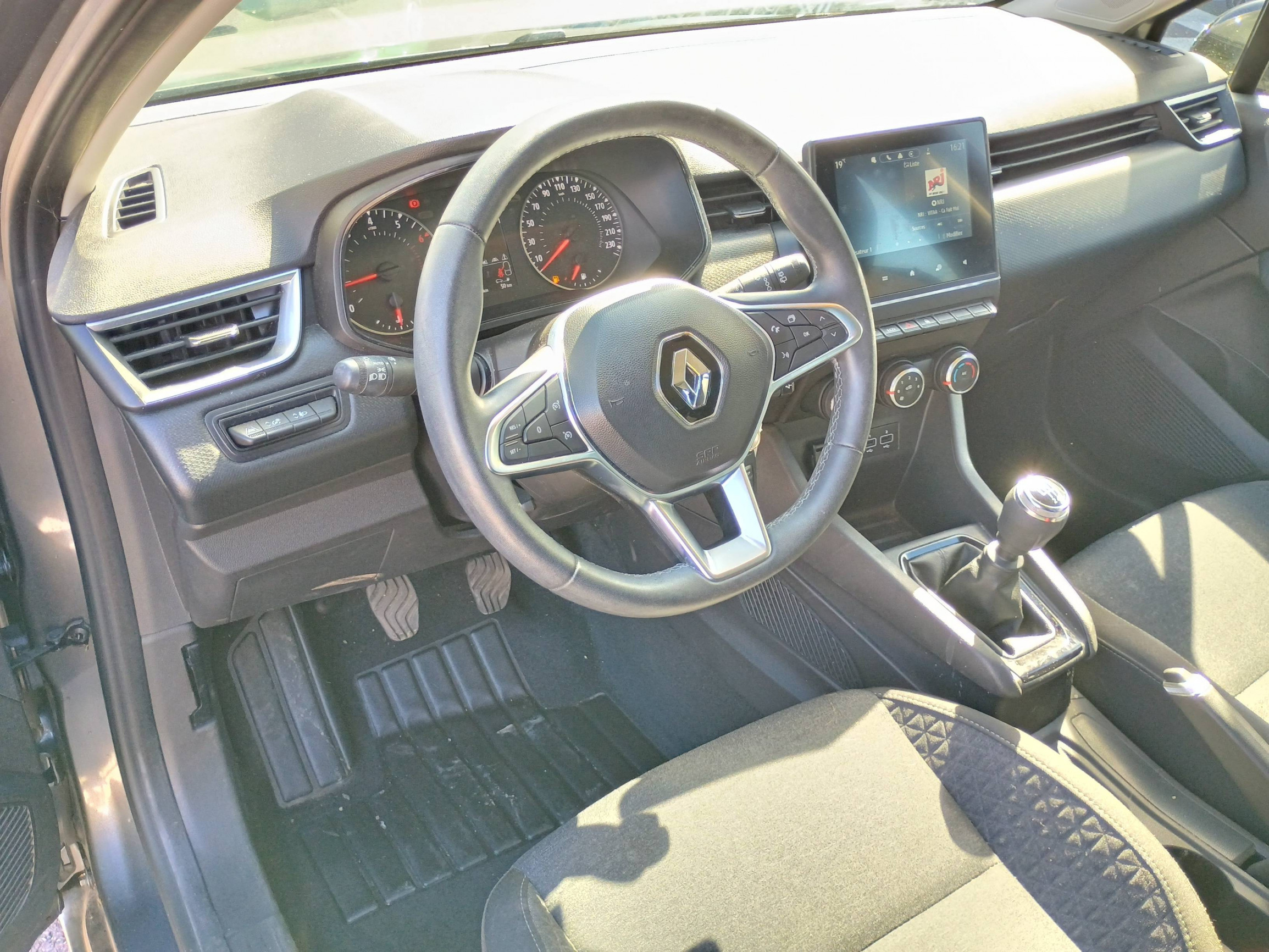 Vente en ligne Renault Clio 5 Clio TCe 90 au prix de 13 990 €