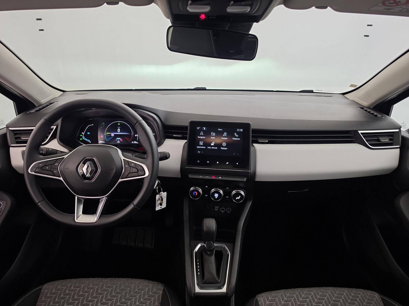 Vente en ligne Renault Clio 5 Clio E-Tech full hybrid 145 au prix de 16 990 €