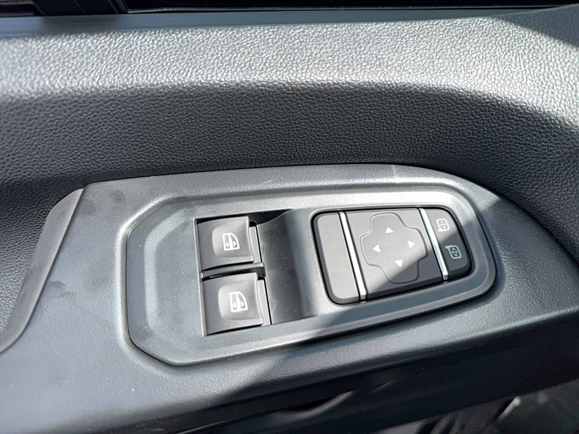 Vente en ligne Renault Trafic 3 Fourgon TRAFIC FG BLUE DCI 150 L2H2 3T GSR2 au prix de 30 990 €