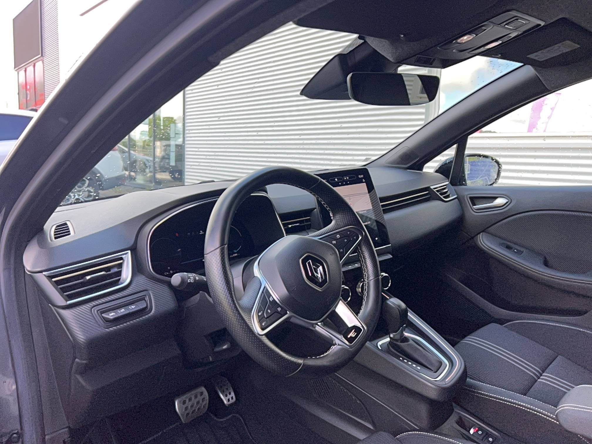 Vente en ligne Renault Clio 5 Clio E-Tech hybride 145 au prix de 16 990 €