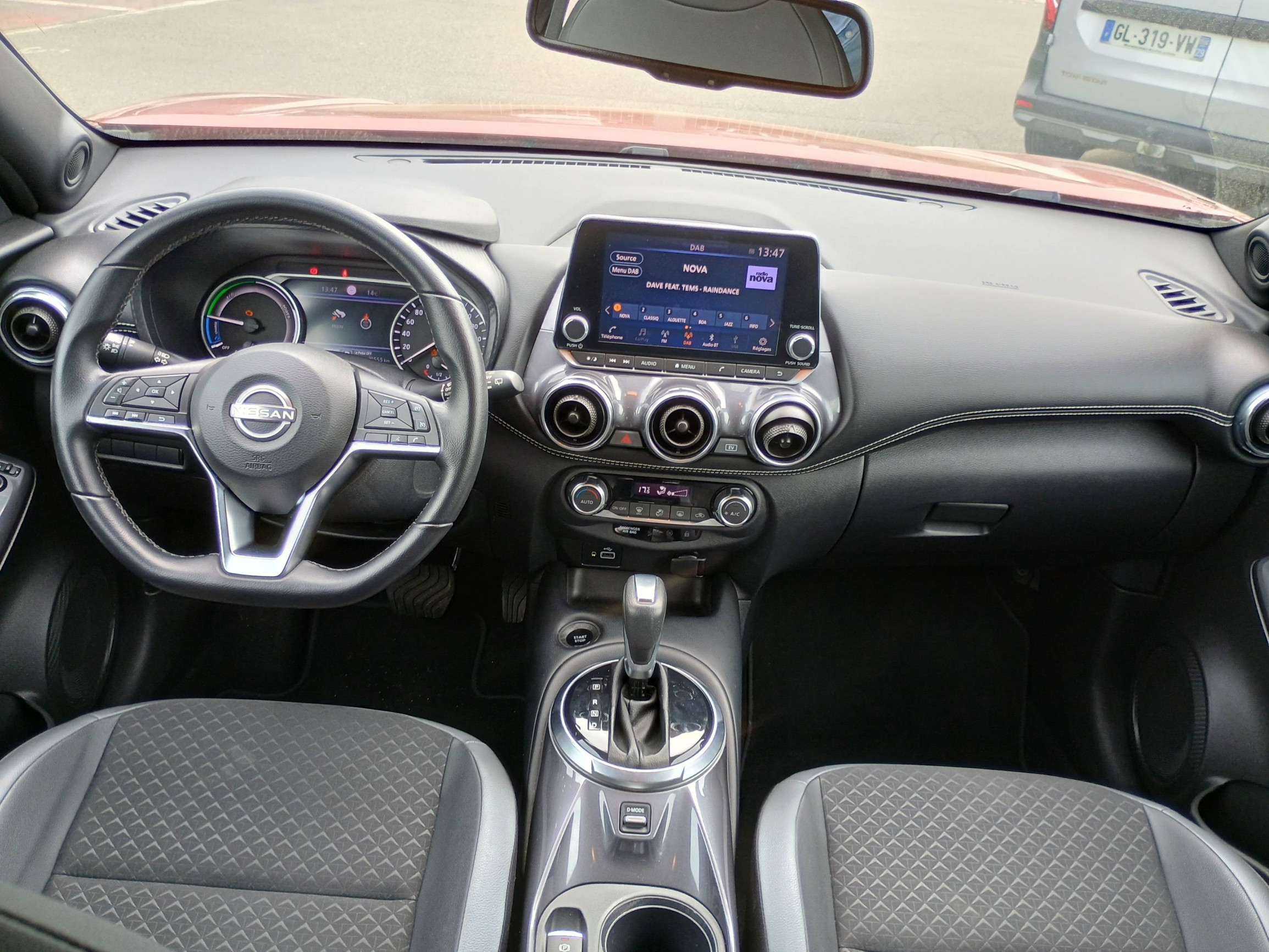 Vente en ligne Nissan Juke JUKE HYBRIDE 143 CH au prix de 19 990 €
