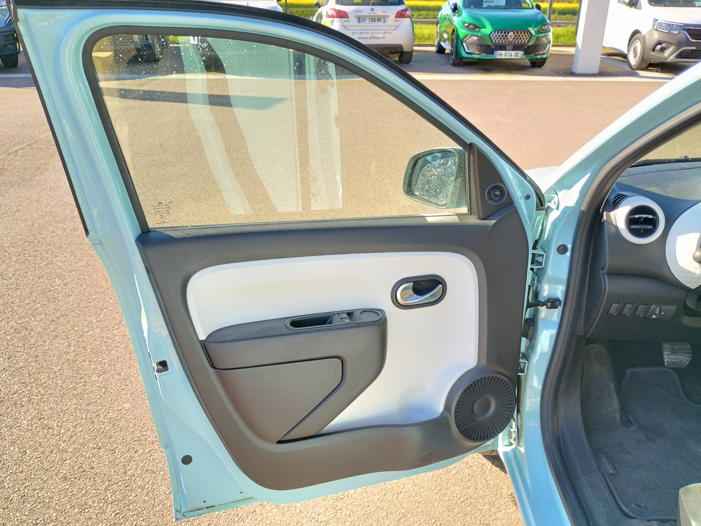 Vente en ligne Renault Twingo 3  1.0 SCe 70 au prix de 12 991 €