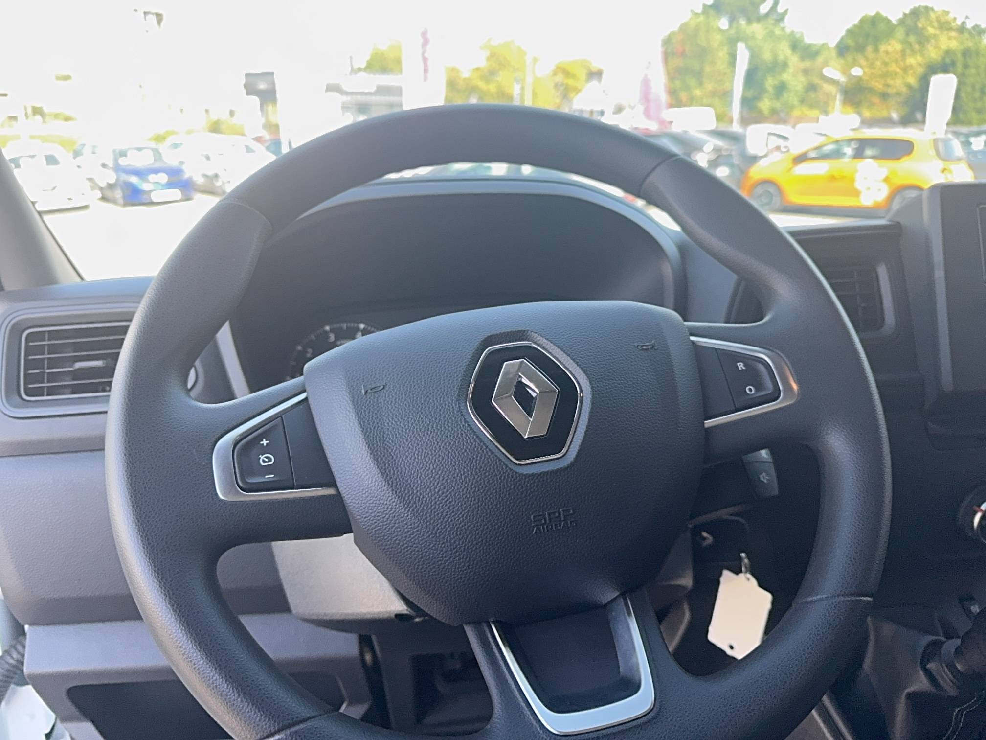 Vente en ligne Renault Master Fourgon MASTER FGN TRAC F3500 L2H2 BLUE DCI 135 au prix de 25 500 €