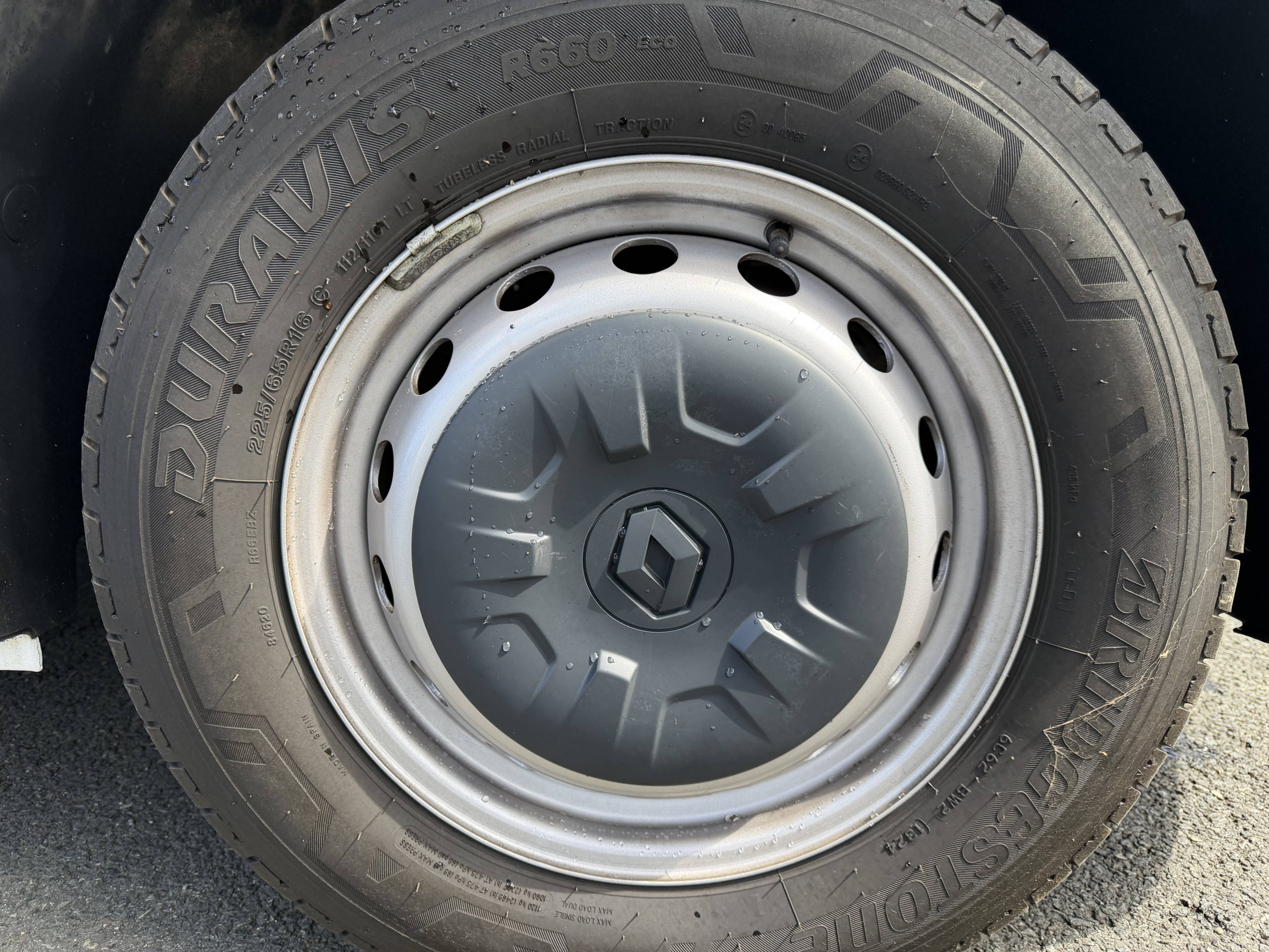 Vente en ligne Renault Master Fourgon MASTER FGN TRAC F3500 L2H2 BLUE DCI 135 au prix de 25 990 €