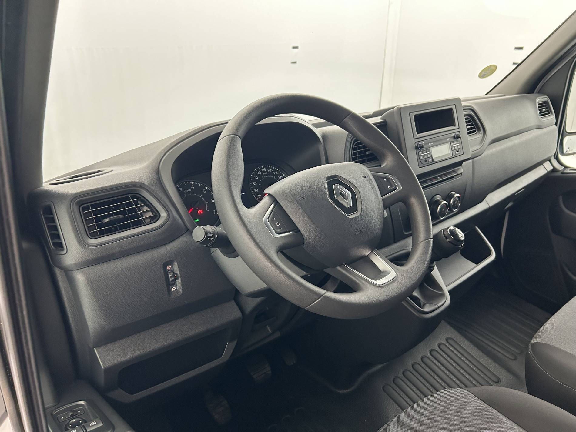 Vente en ligne Renault Master Fourgon MASTER FGN TRAC F3500 L3H3 BLUE DCI 135 au prix de 28 790 €