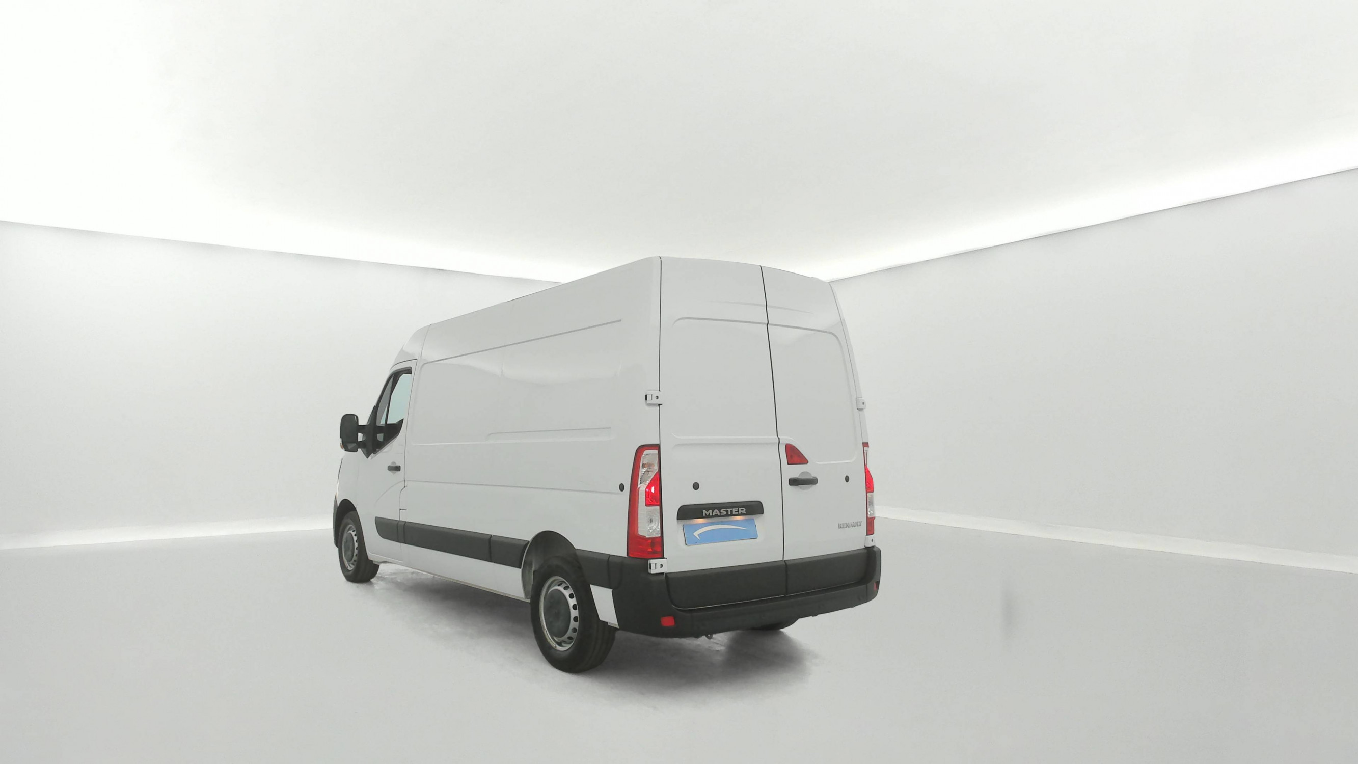 Vente en ligne Renault Master Fourgon MASTER FGN TRAC F3500 L2H2 BLUE DCI 135 au prix de 24 990 €