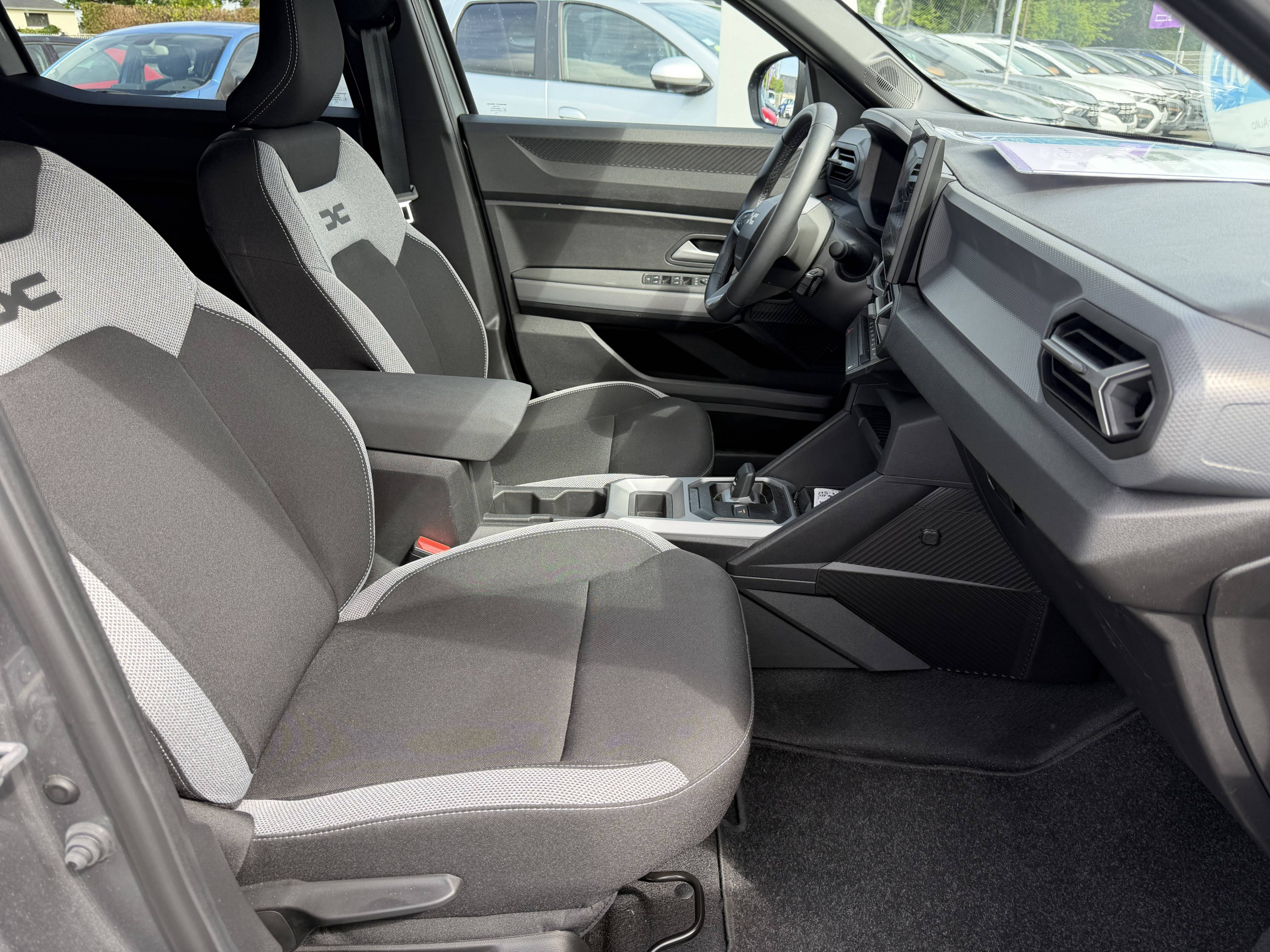 Vente en ligne Dacia Duster  Hybrid 155 au prix de 29 290 €