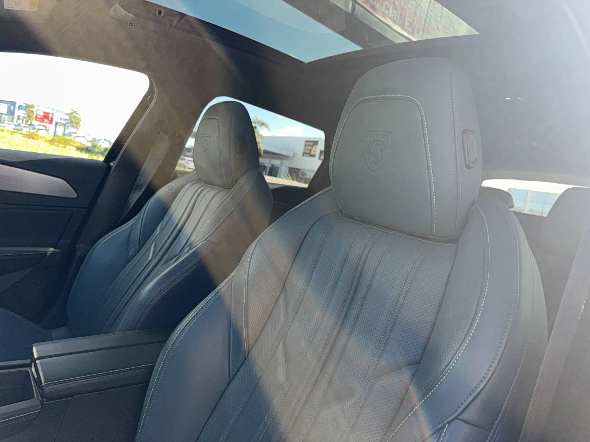 Vente en ligne Peugeot 308 SW  BlueHDi 130ch S&S EAT8 au prix de 17 490 €