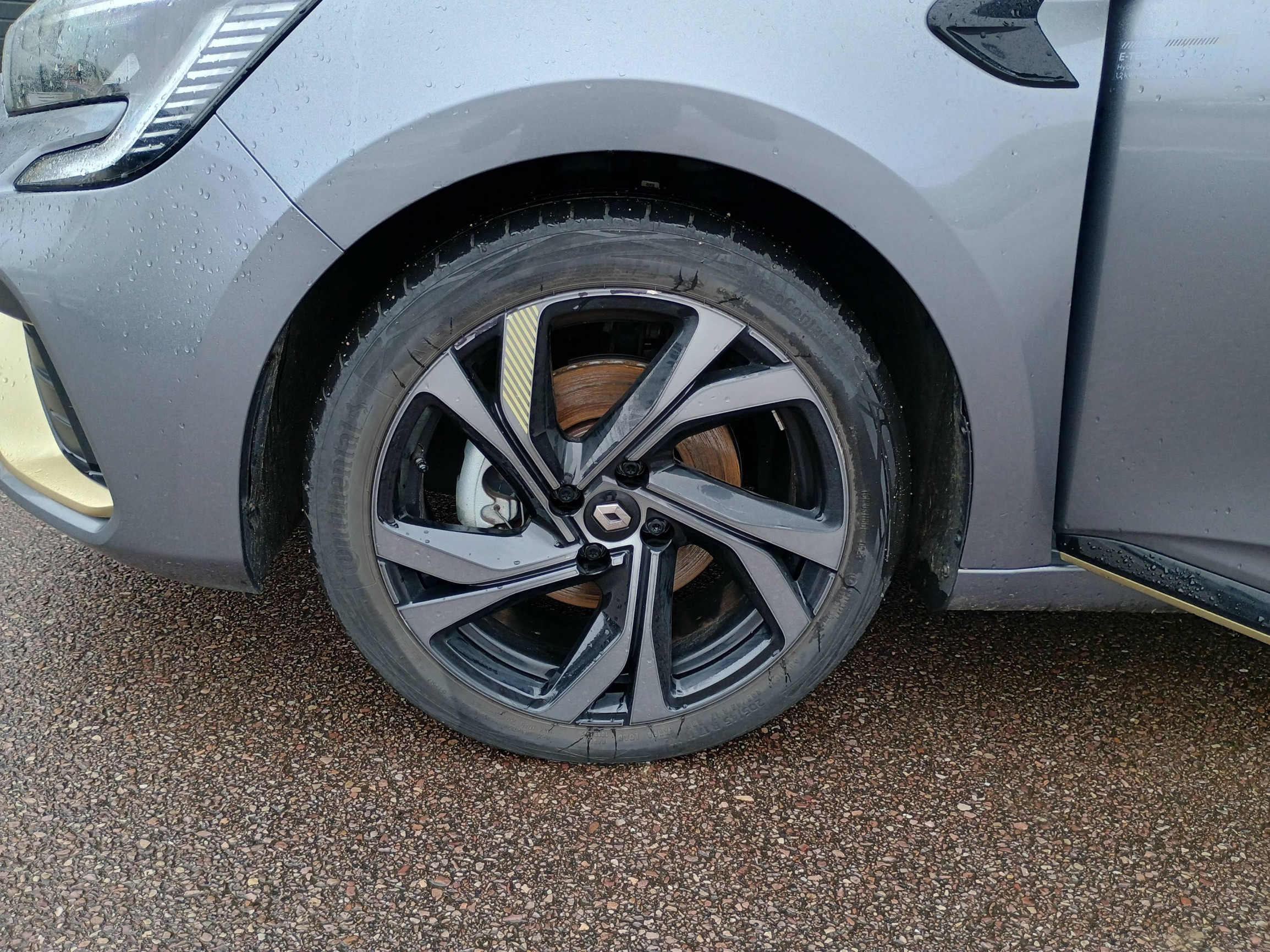 Vente en ligne Renault Clio 5 Clio E-Tech hybride 145 au prix de 19 609 €