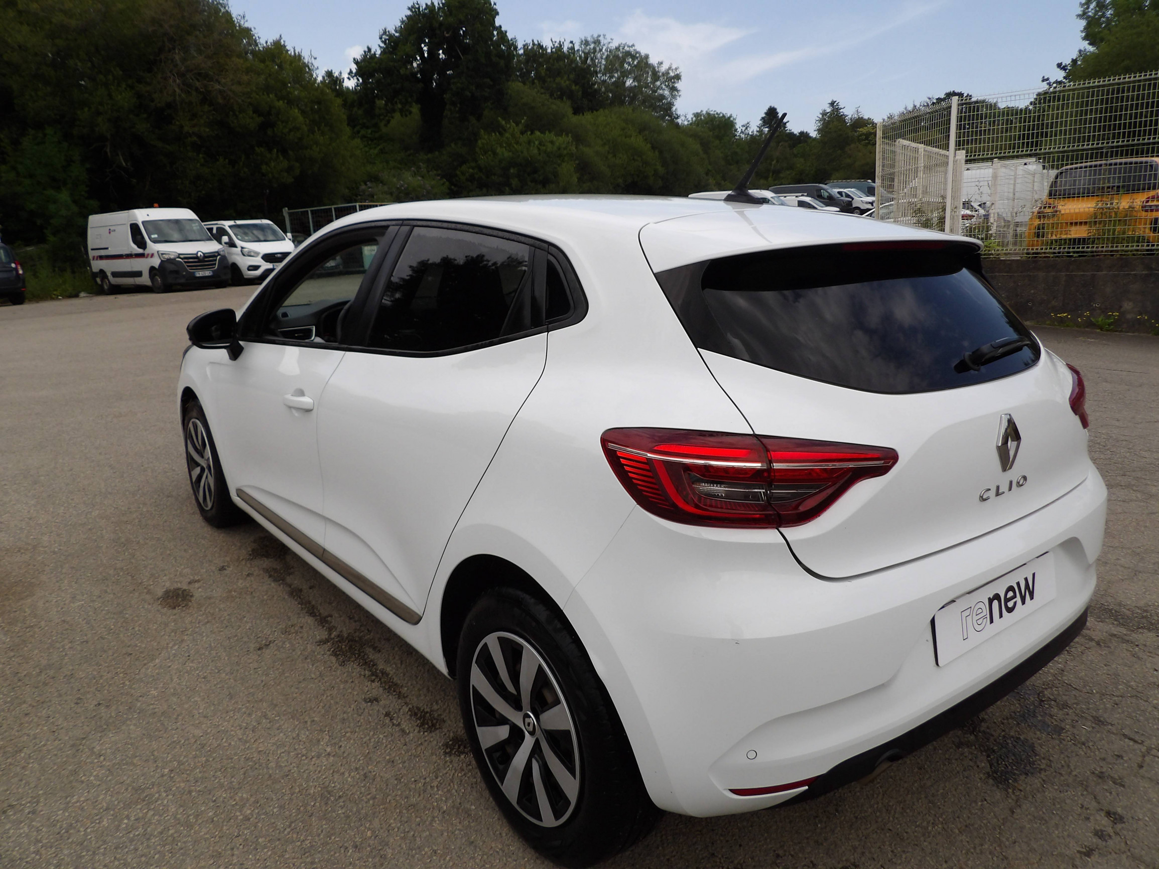 Vente en ligne Renault Clio 5 Clio TCe 90 au prix de 13 999 €
